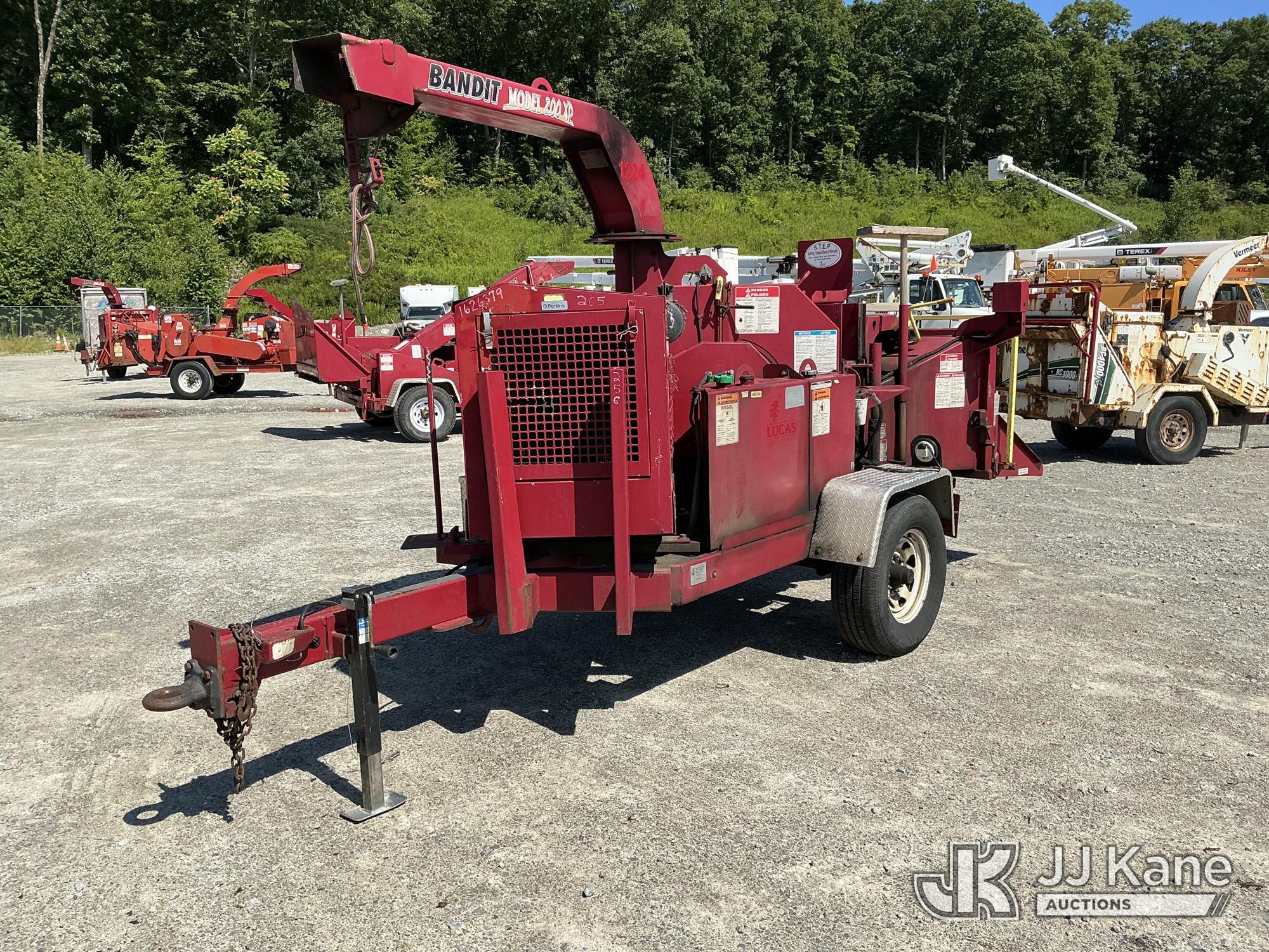 2014 Bandit Industries 200XP Chipper (12in Disc), trailer mtd.