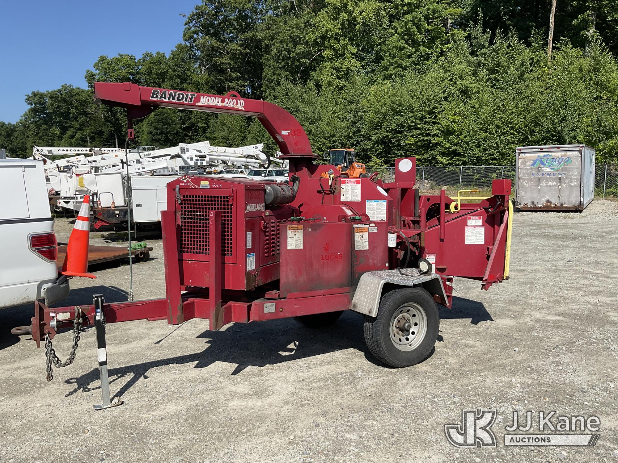 2014 Bandit Industries 200XP Portable Chipper (12in Disc), trailer mtd.