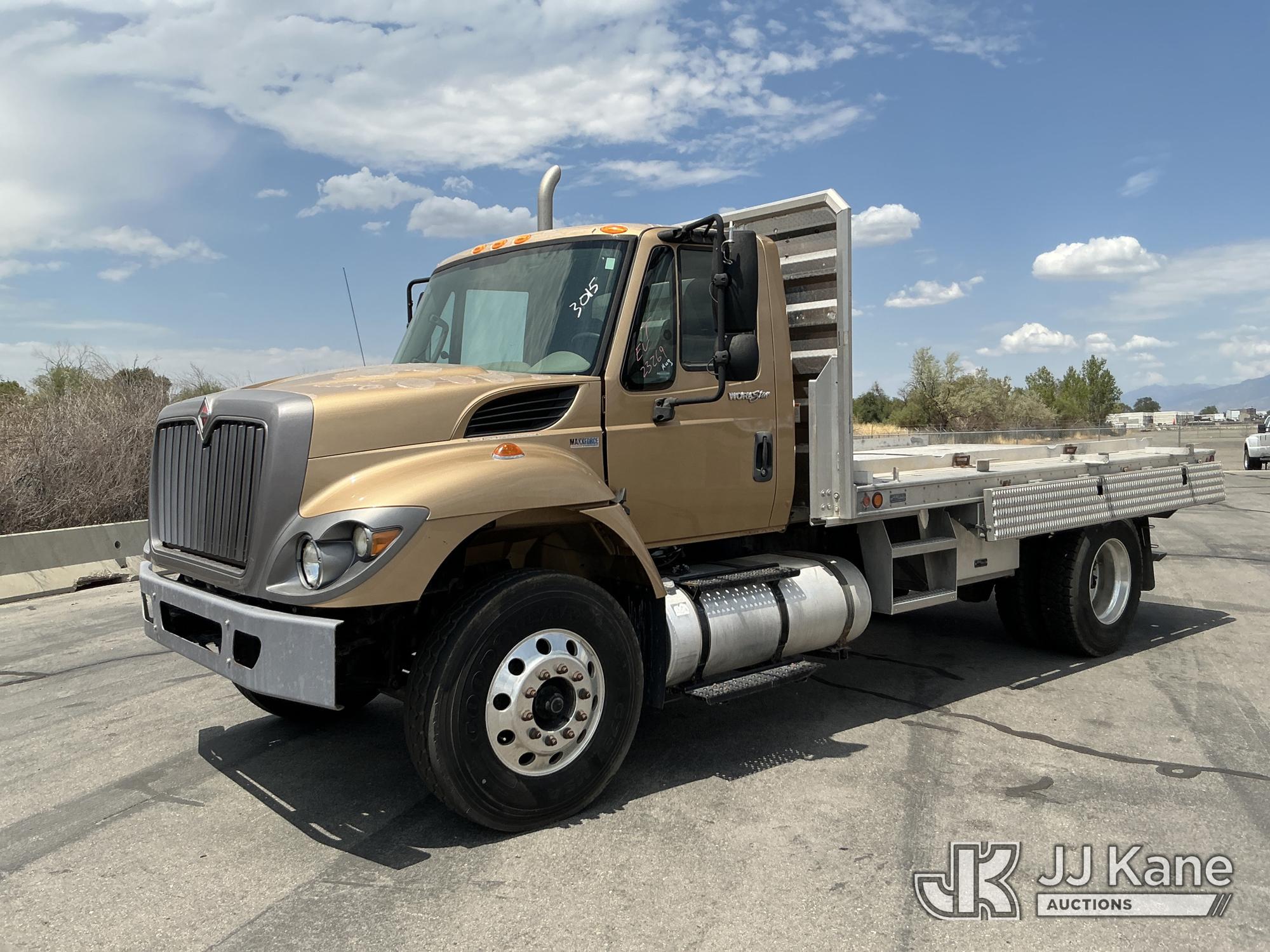 Photo of a 2013 International 7400