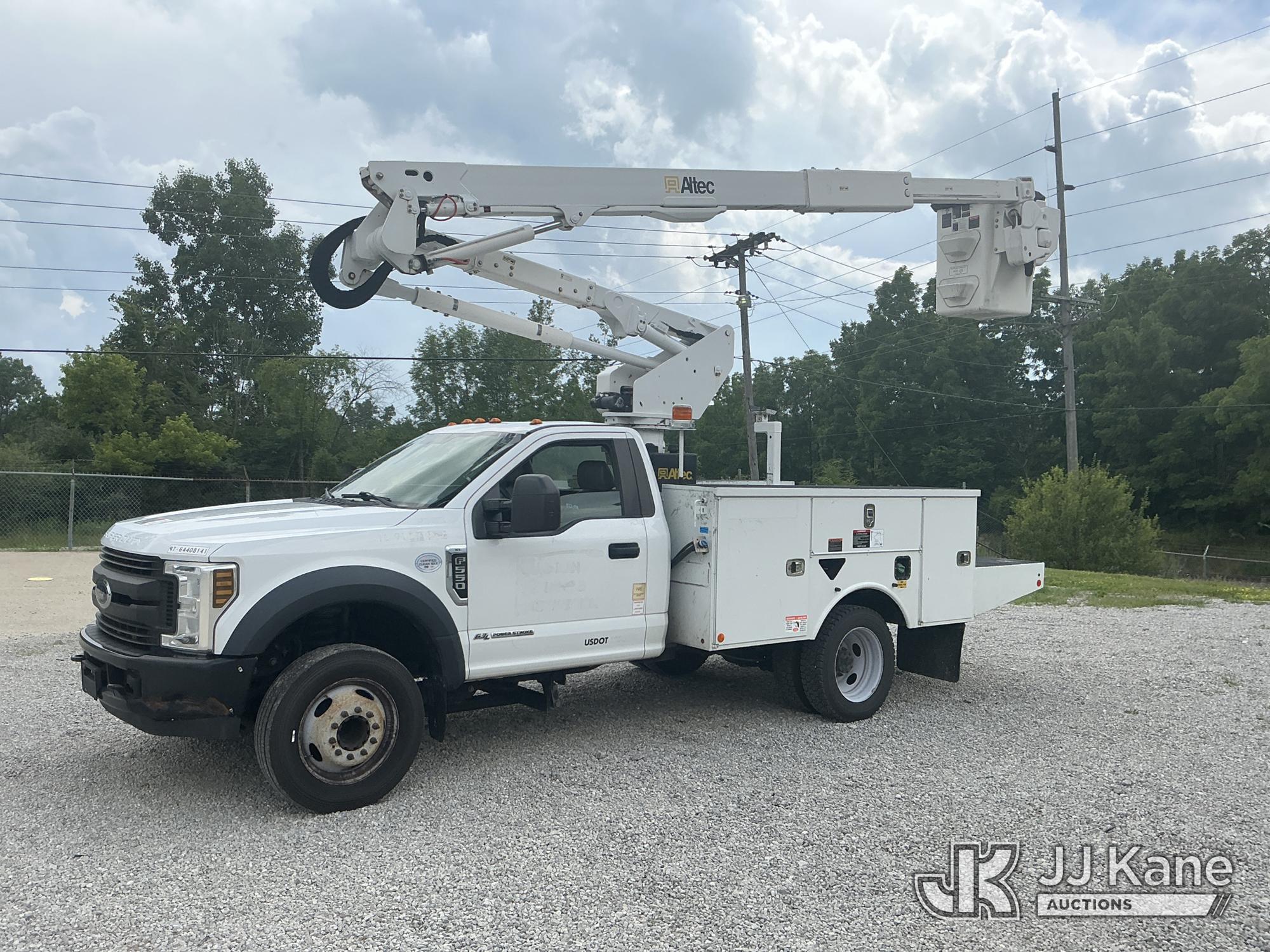 Altec AT40G, Articulating & Telescopic Bucket Truck mounted behind cab on 2019 Ford F-550 Regular Cab DRW 2WD Service Truck
