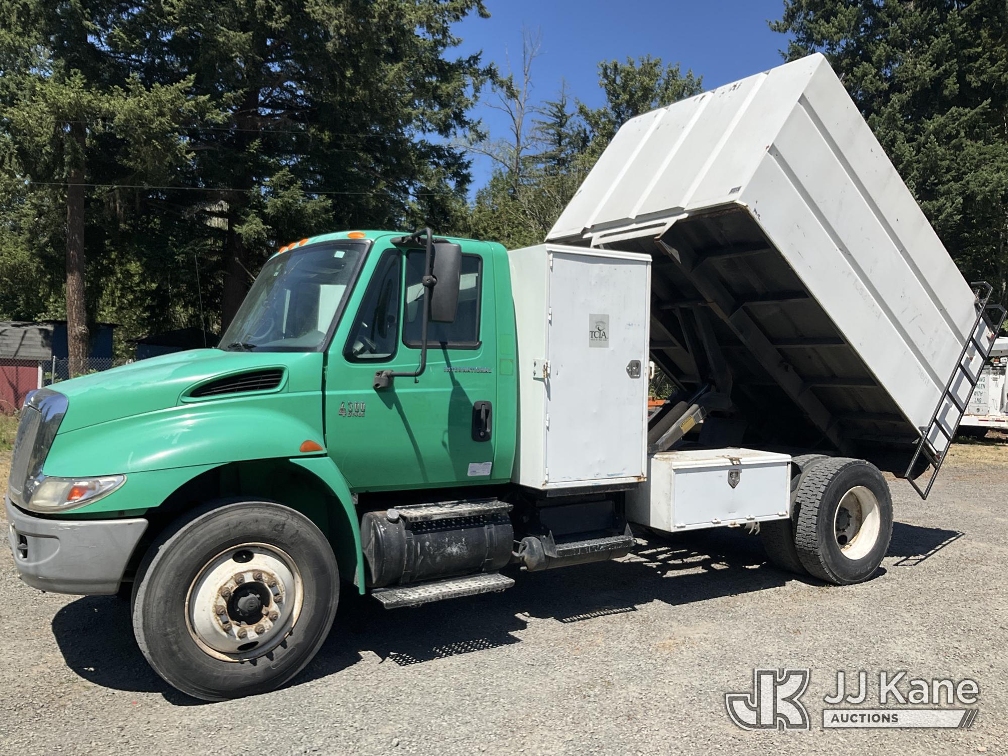 Photo of a 2002 International 4300