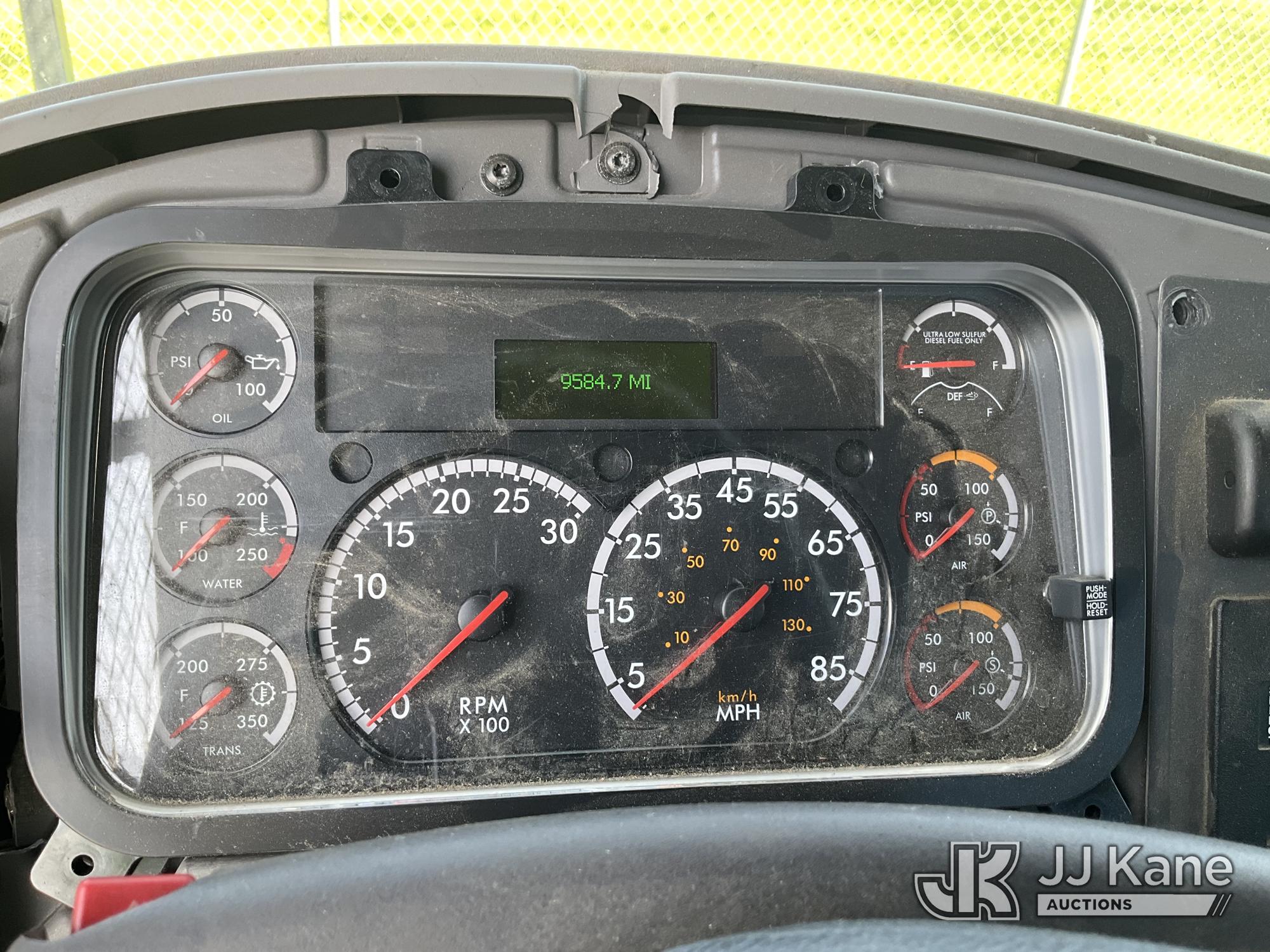 2013 Freightliner M2 106 4x4