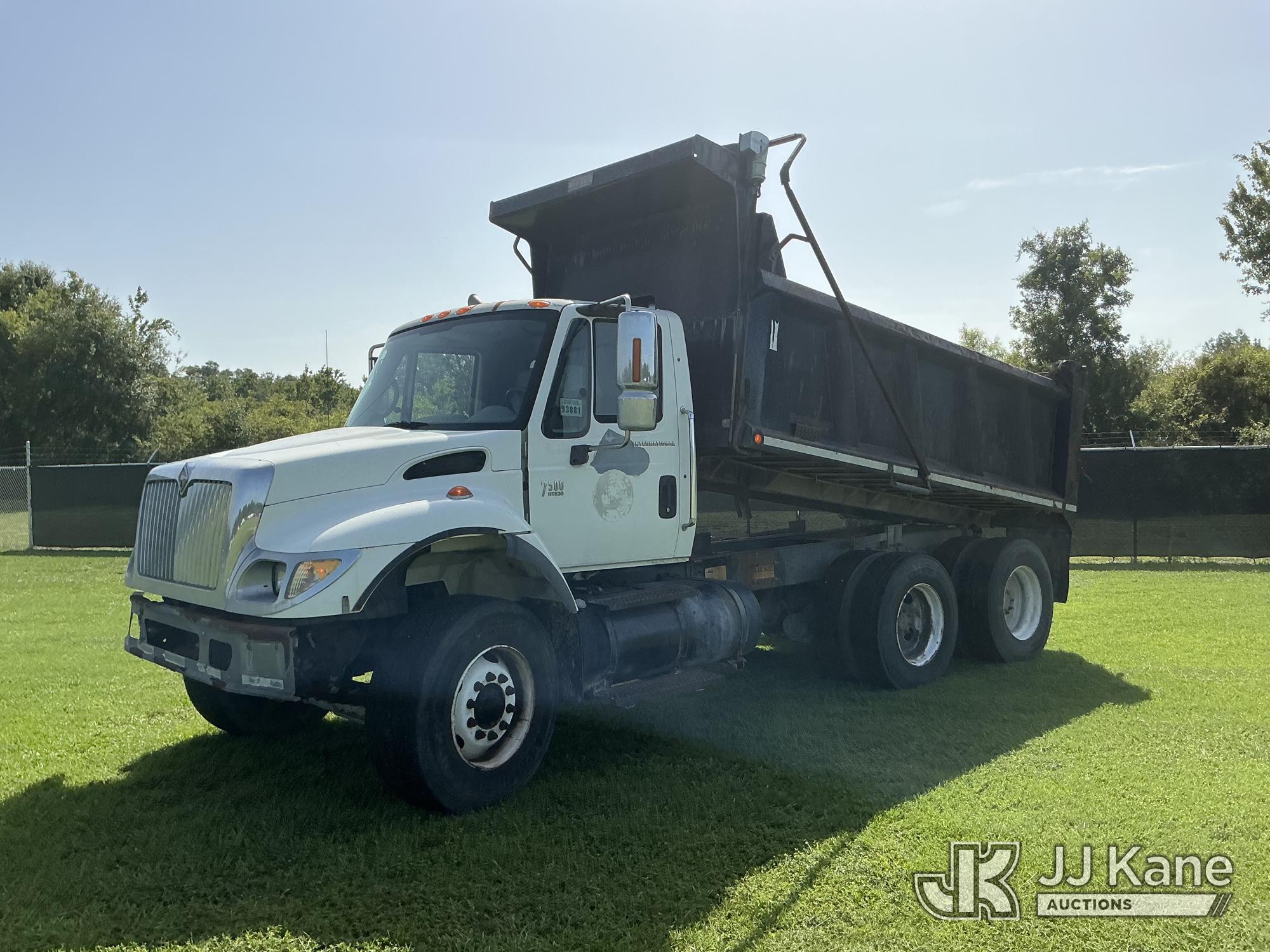 Photo of a 2003 International 7500