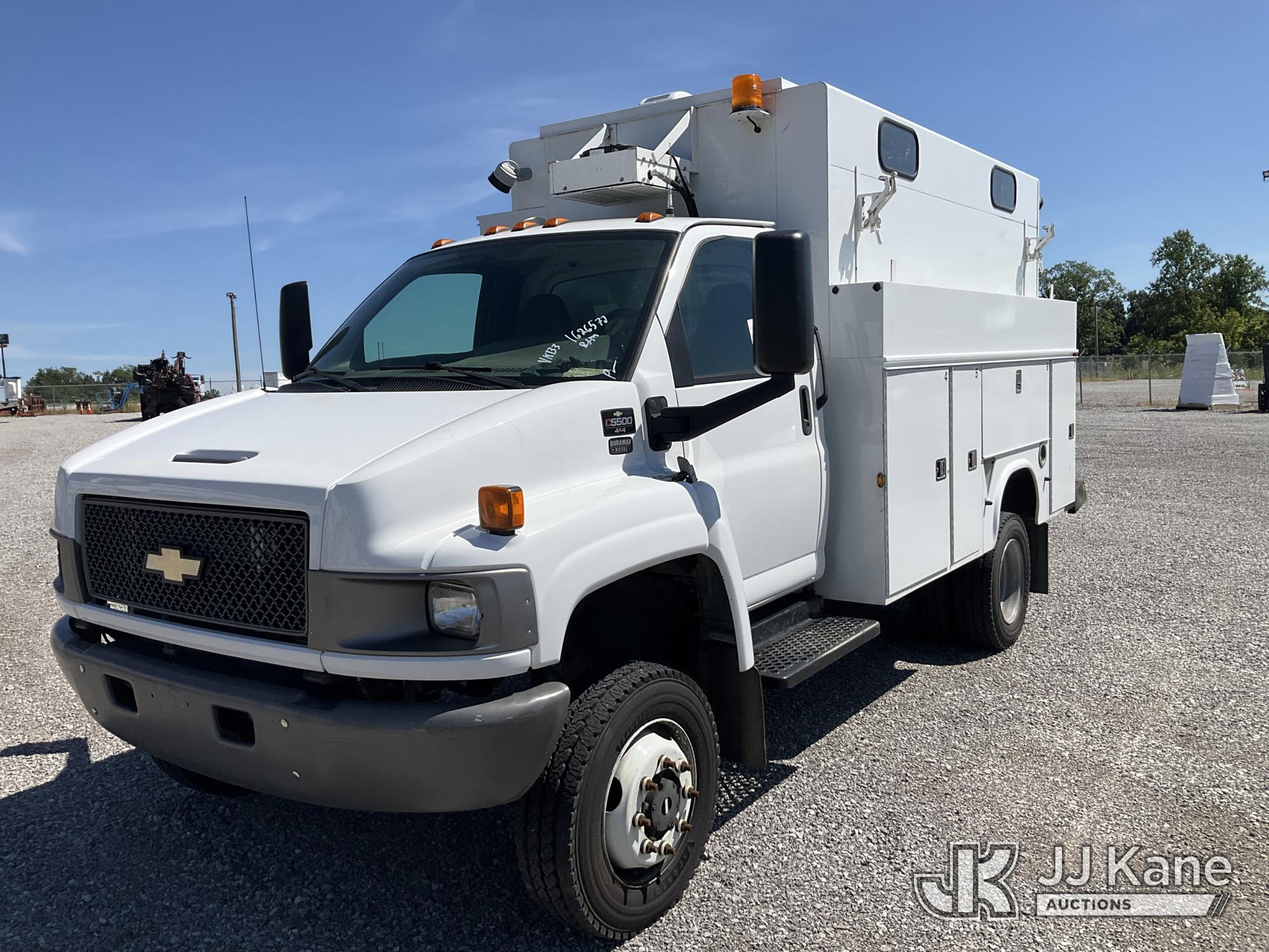 2008 Chevrolet C5C042 Air Compressor/Enclosed Utility Truck