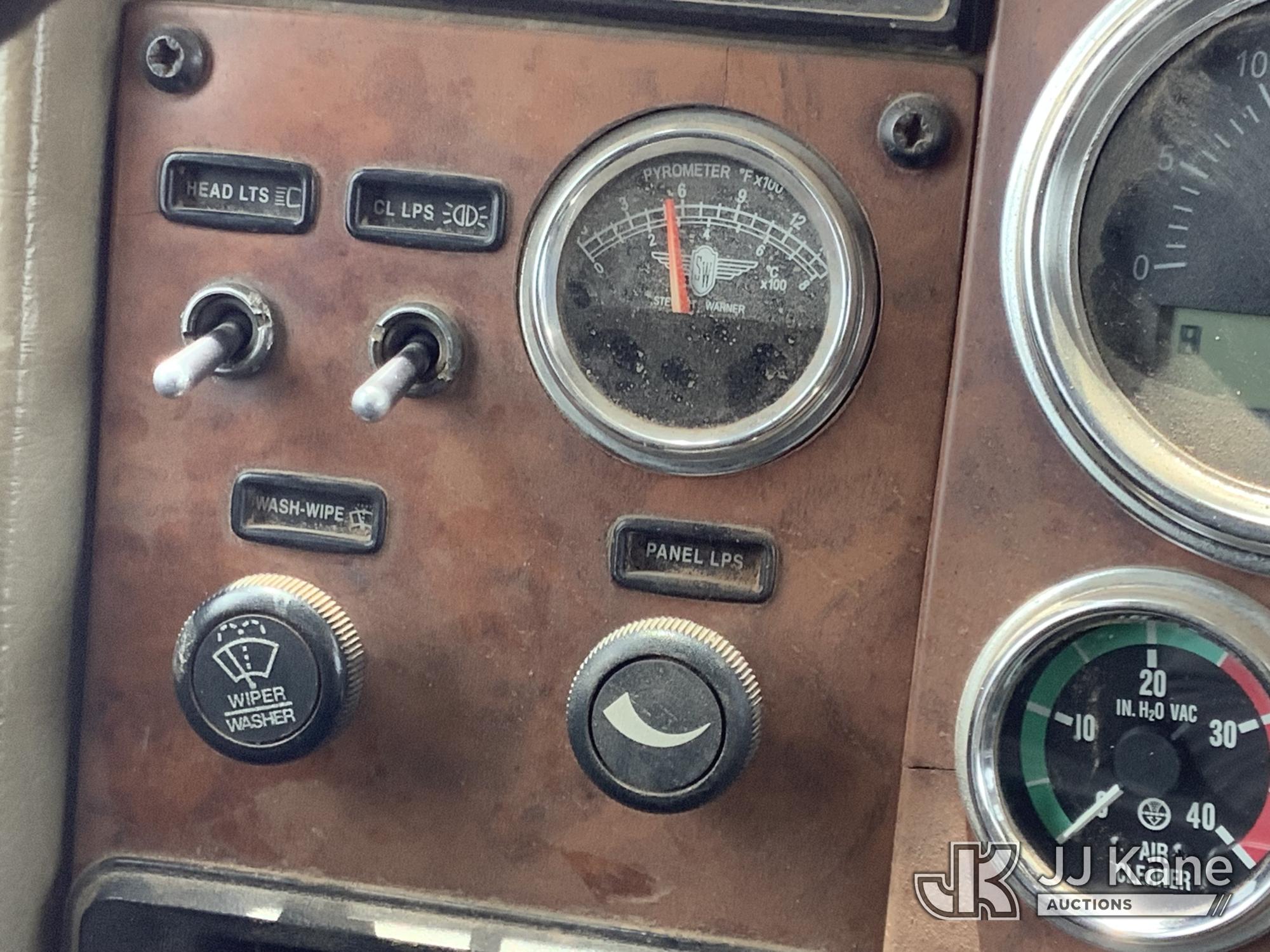 2007 Peterbilt 335