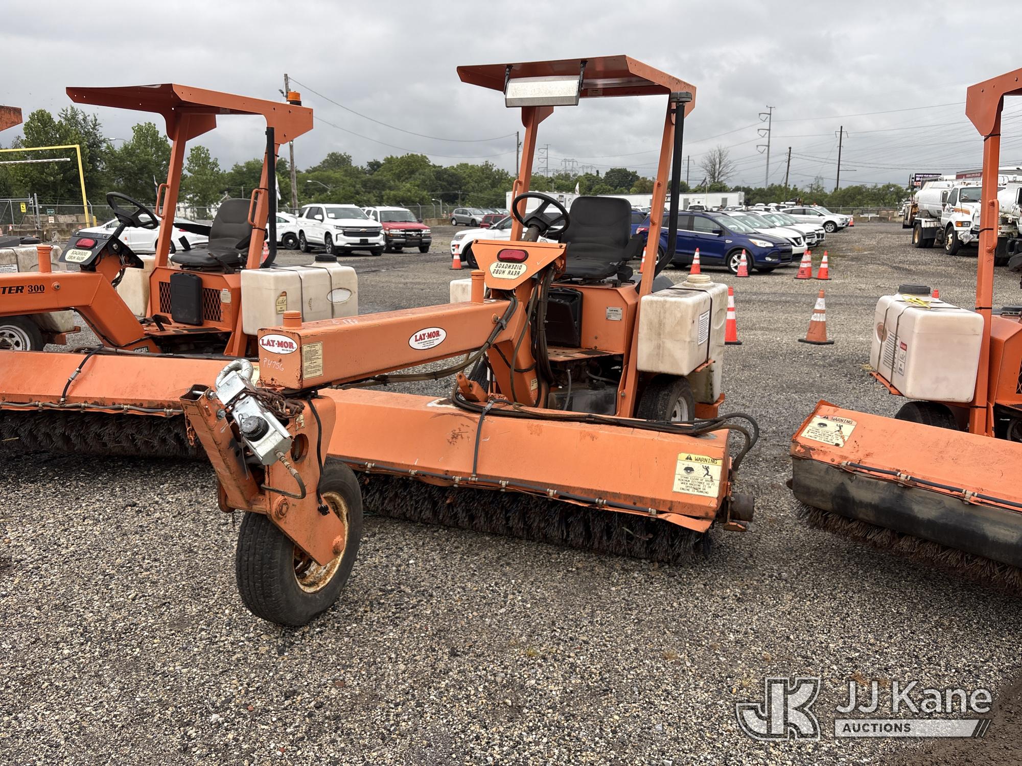 2012 Laymore Broom 8HC 3 Wheeled Sweeper