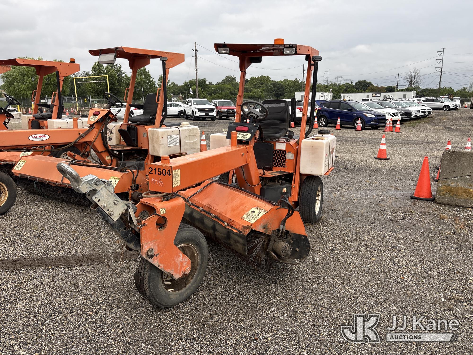 2016 Laymore Broom SM300 3 Wheeled Sweeper