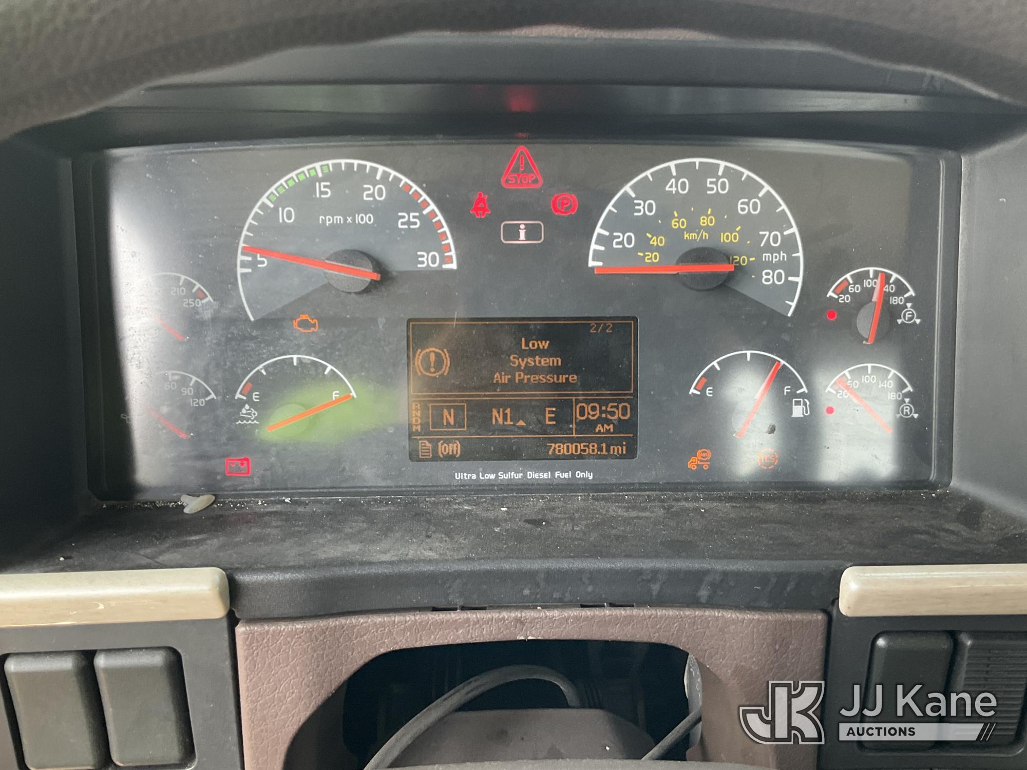 2015 Volvo VHD