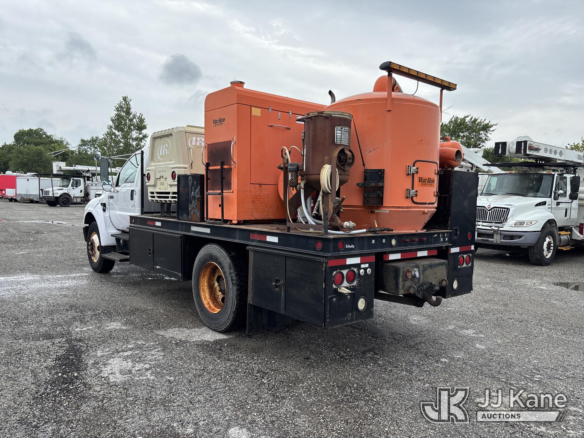2004 Ford F750