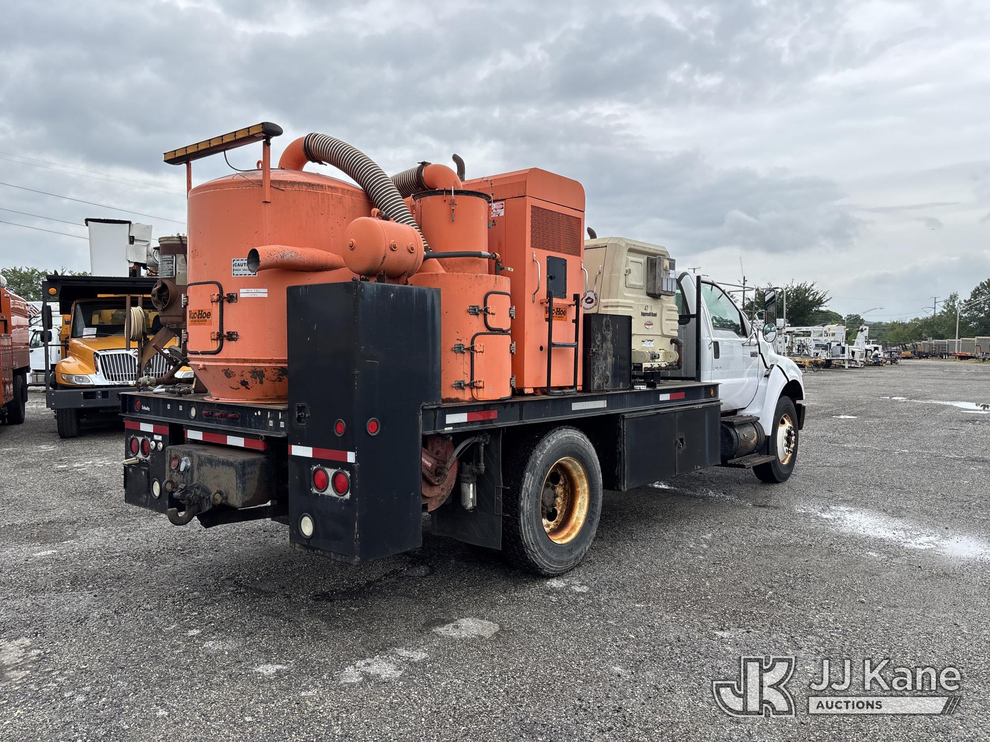 2004 Ford F750