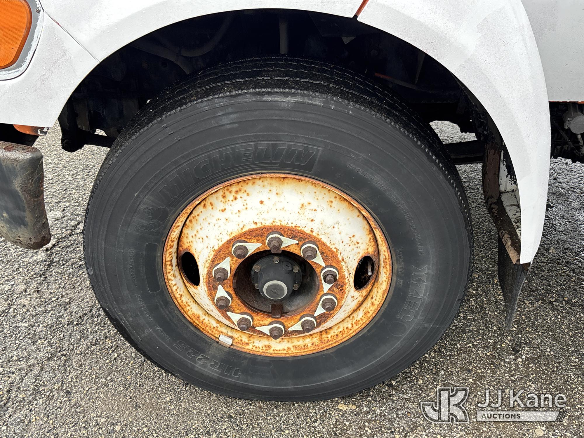 2004 Ford F750