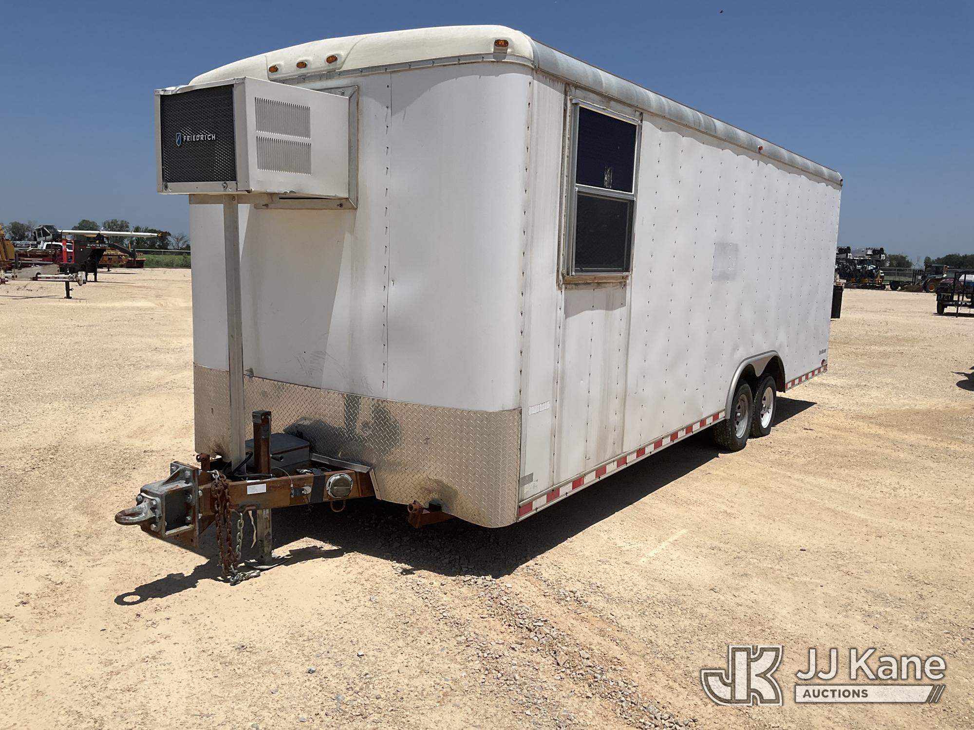 2005 Texas Group T/A Enclosed Cargo Trailer