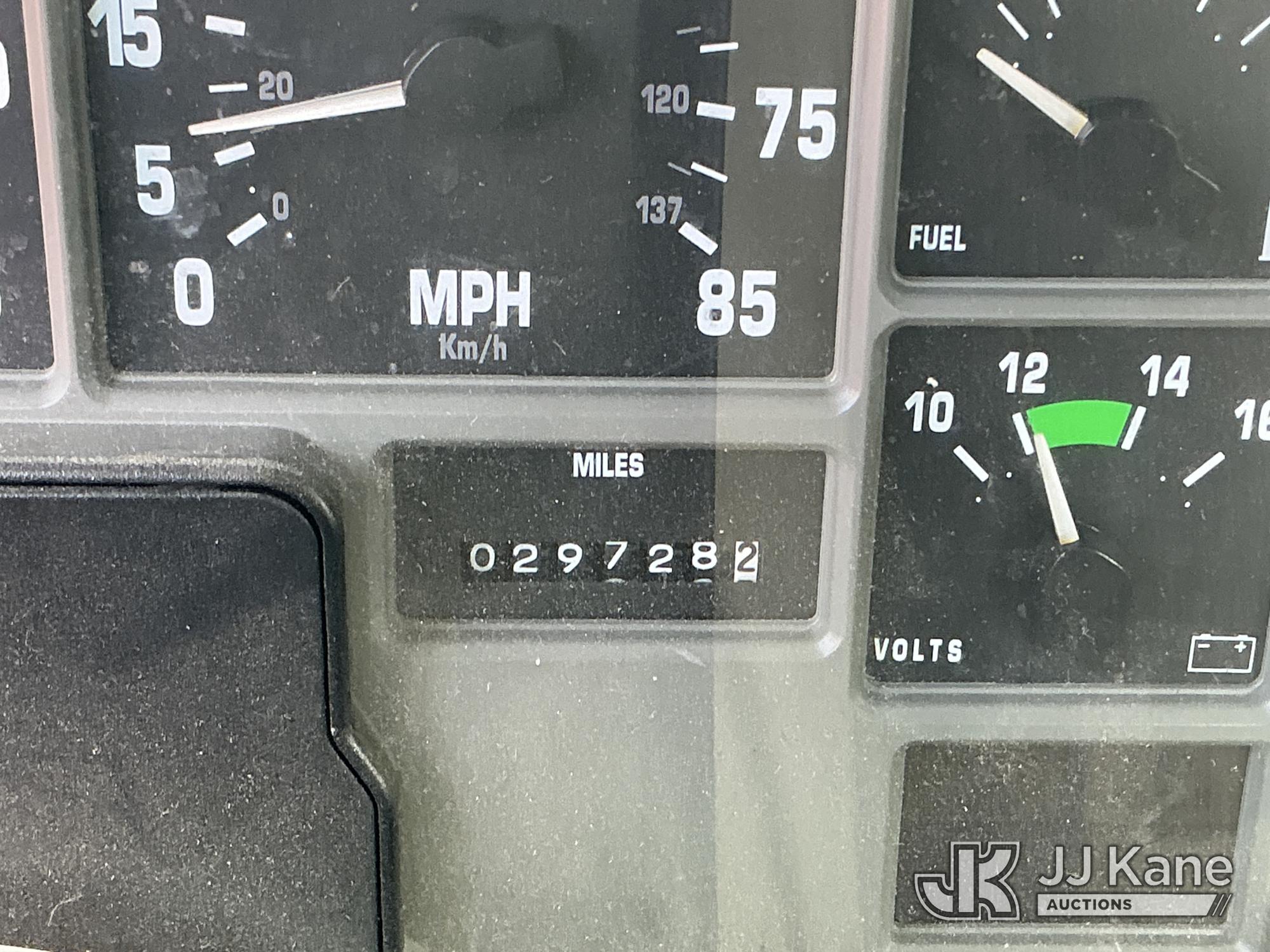 2001 International F2574