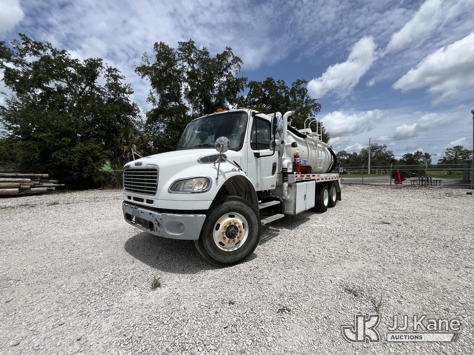 2011 Freightliner M2 106