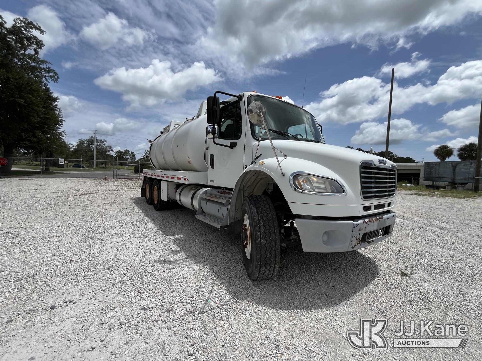 2011 Freightliner M2 106