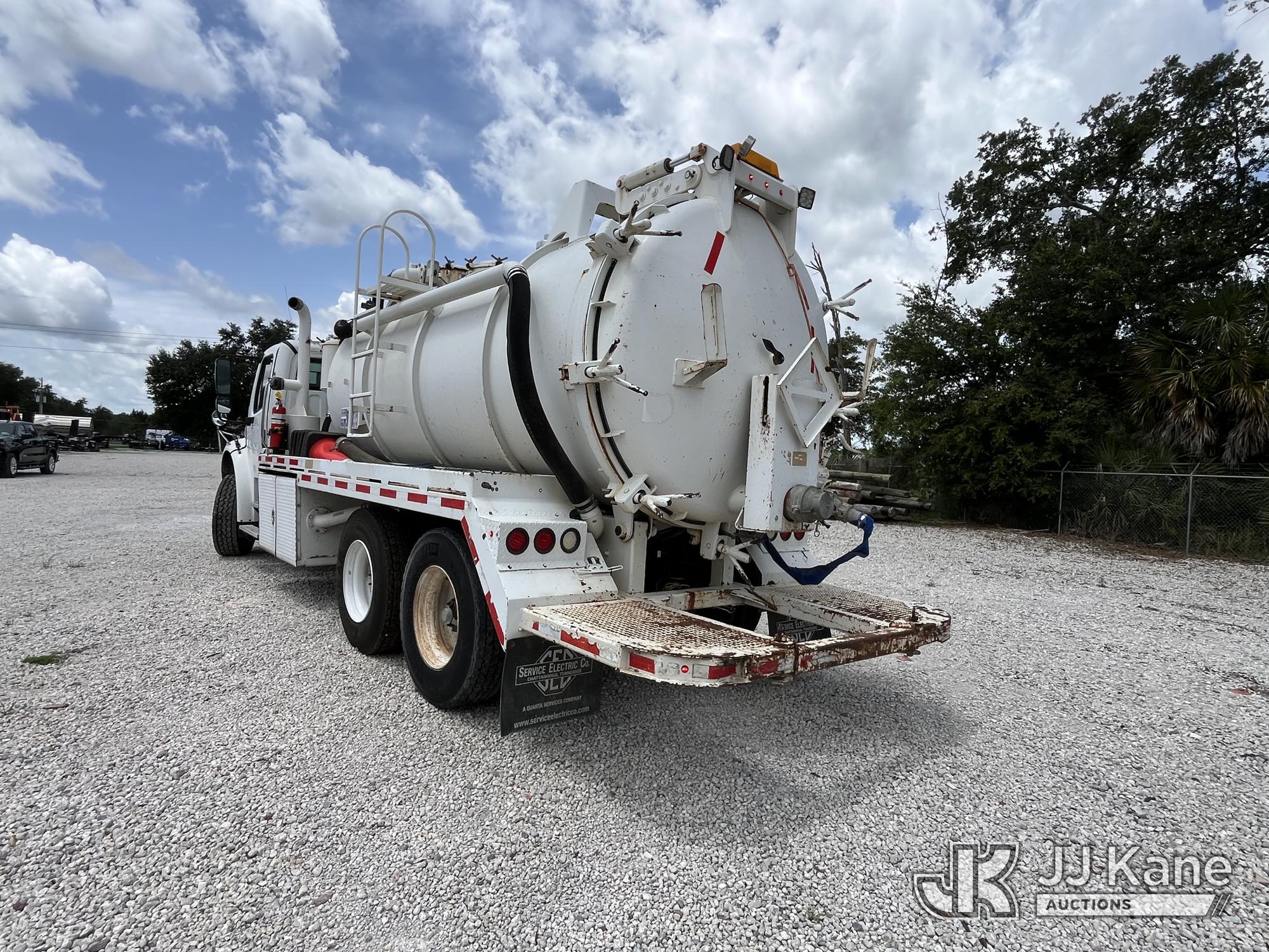 2011 Freightliner M2 106