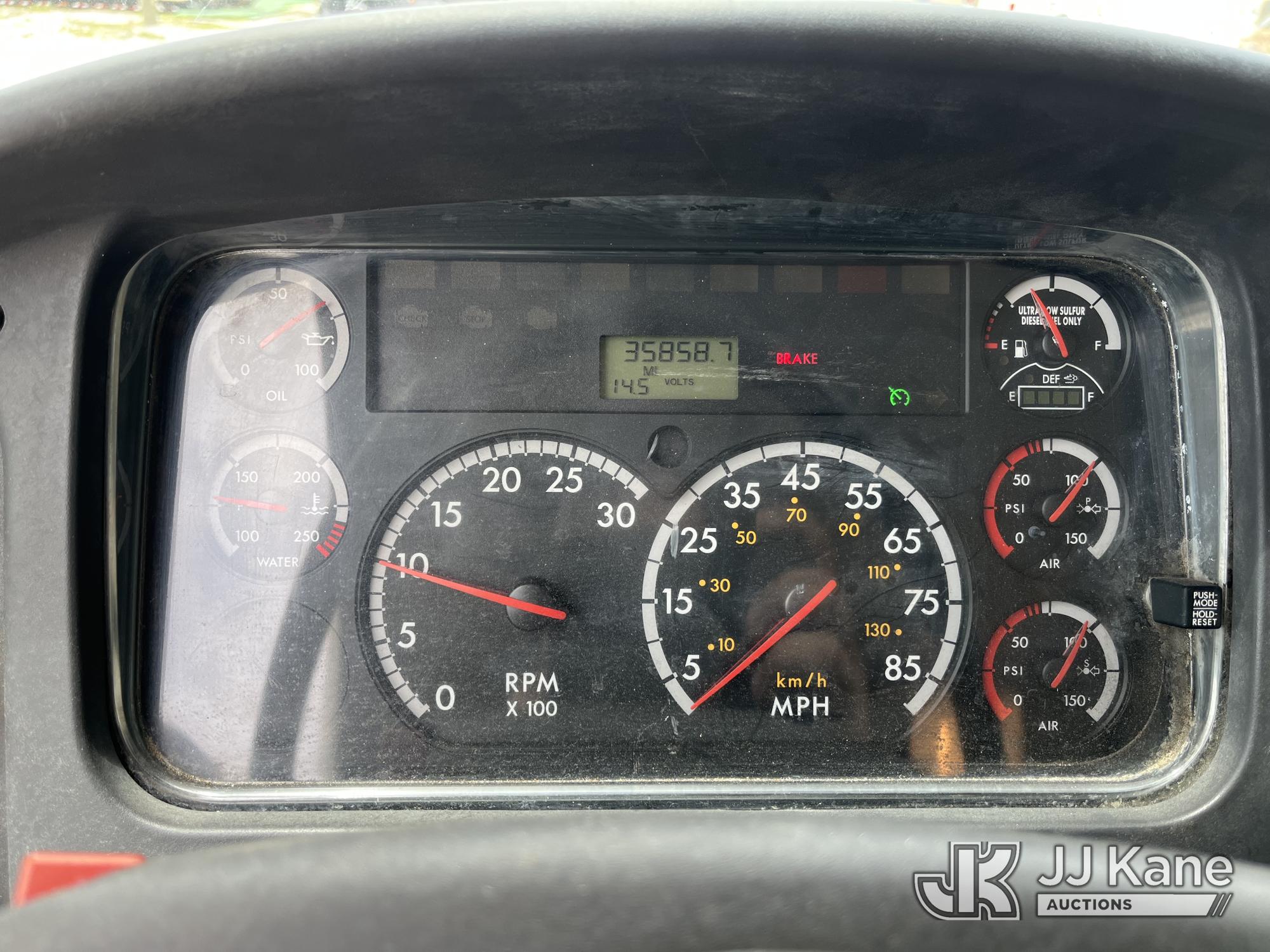 2011 Freightliner M2 106