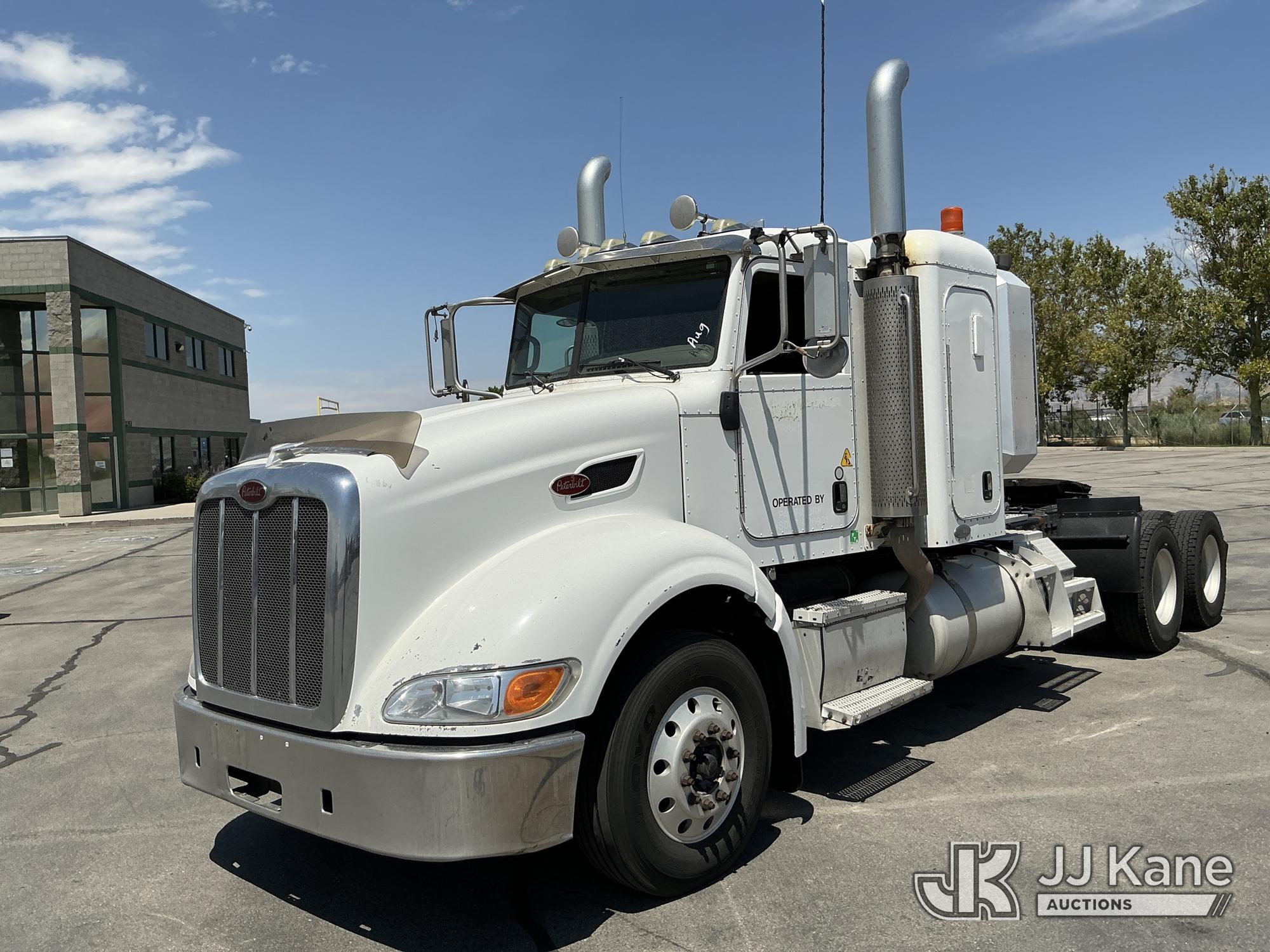 Photo of a 2009 Peterbilt 386