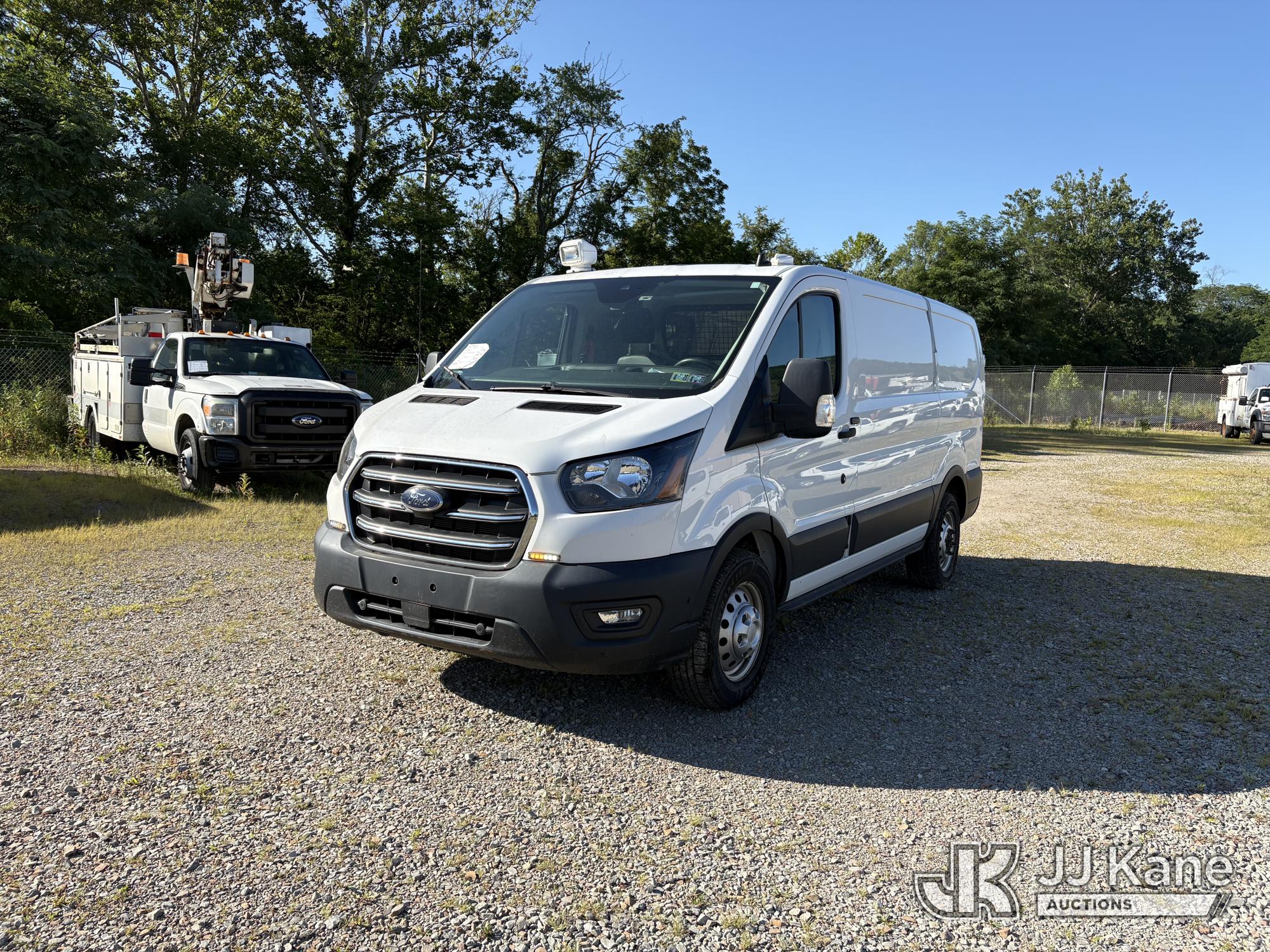 2020 Ford Transit 150 Low Roof w/Sliding Pass. 148-in Cargo Van
