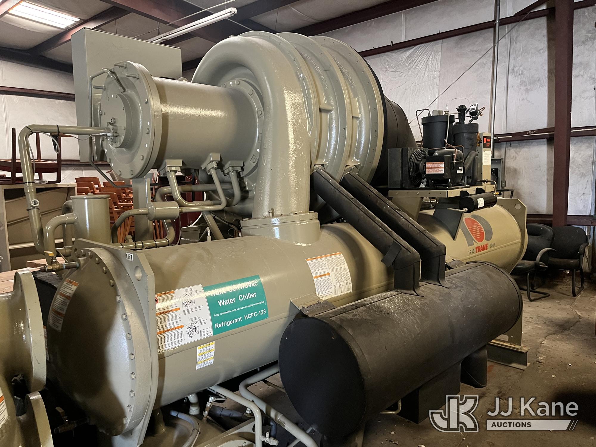 2015 Trane CenTra Vac CVHE450 Water Cooled Chiller