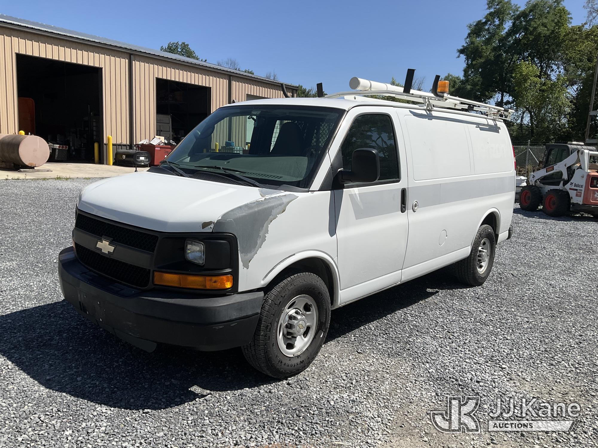 2011 Chevrolet Express G2500 Cargo Van