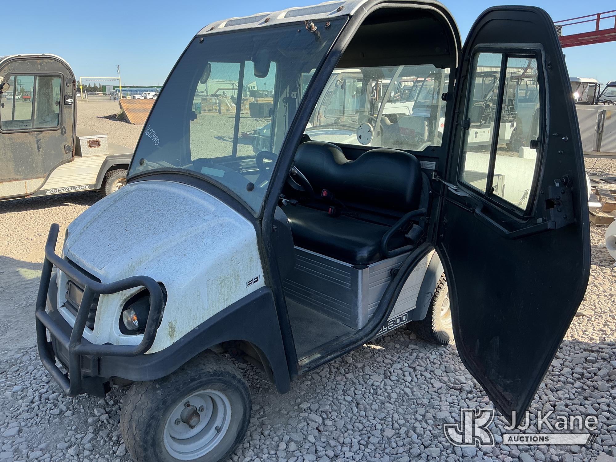 Photo of Club Car Carryall 300
