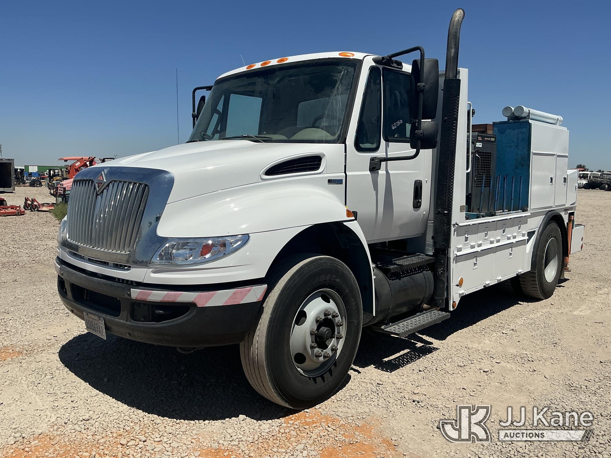 Photo of a 2012 International DuraStar 4300