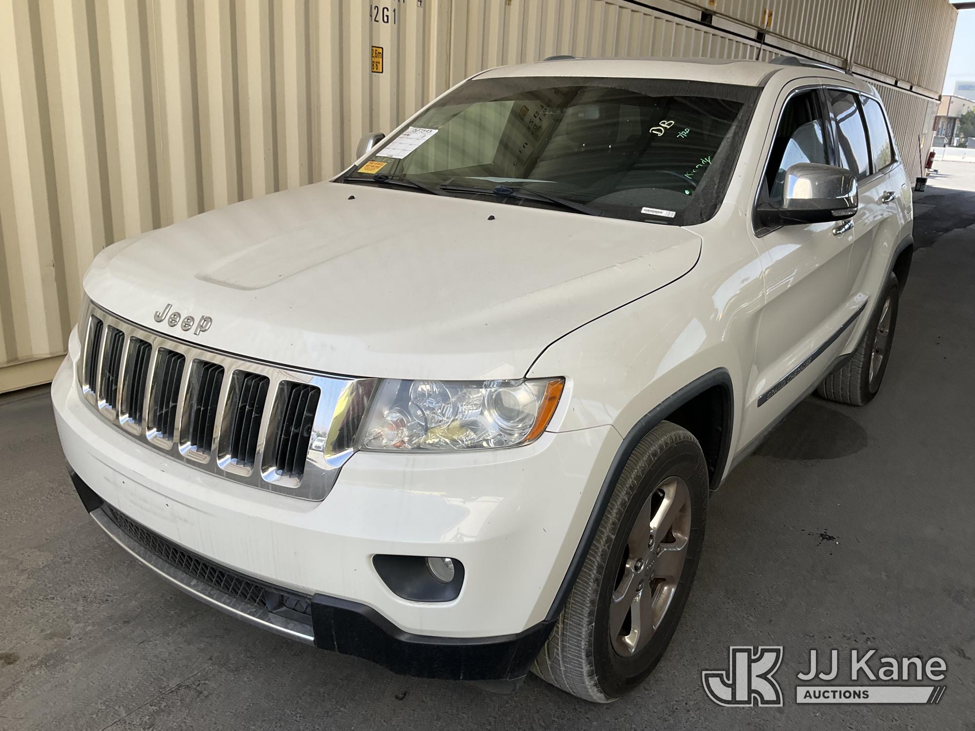 Photo of a 2011 Jeep Grand Cherokee