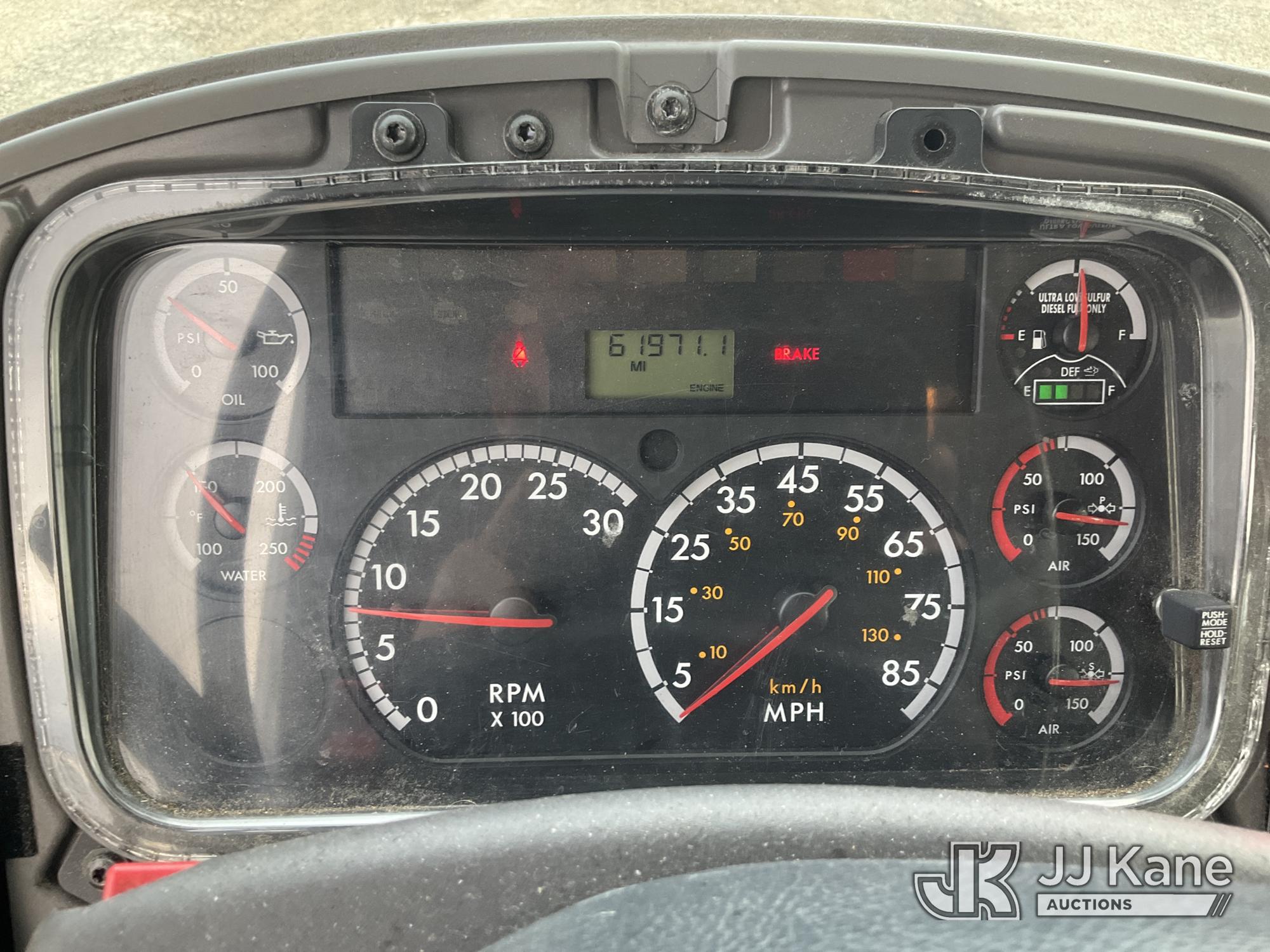 2013 Freightliner M2 106