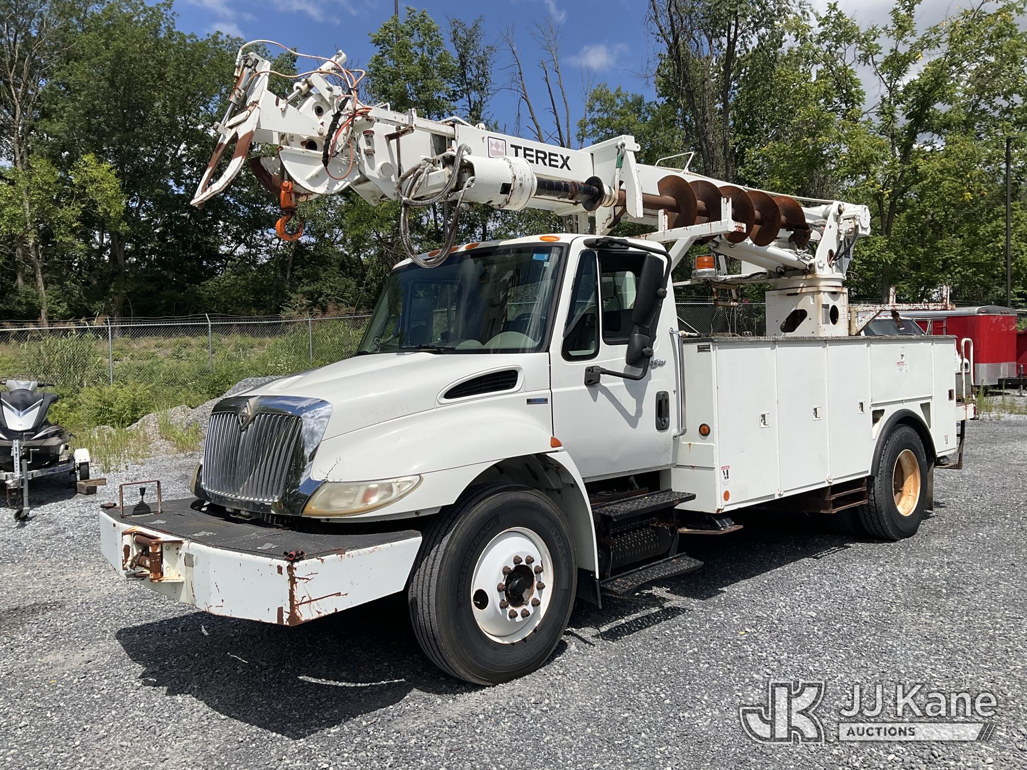 Terex Commander C4047, Digger Derrick rear mounted on 2010 International 4300 Utility Truck