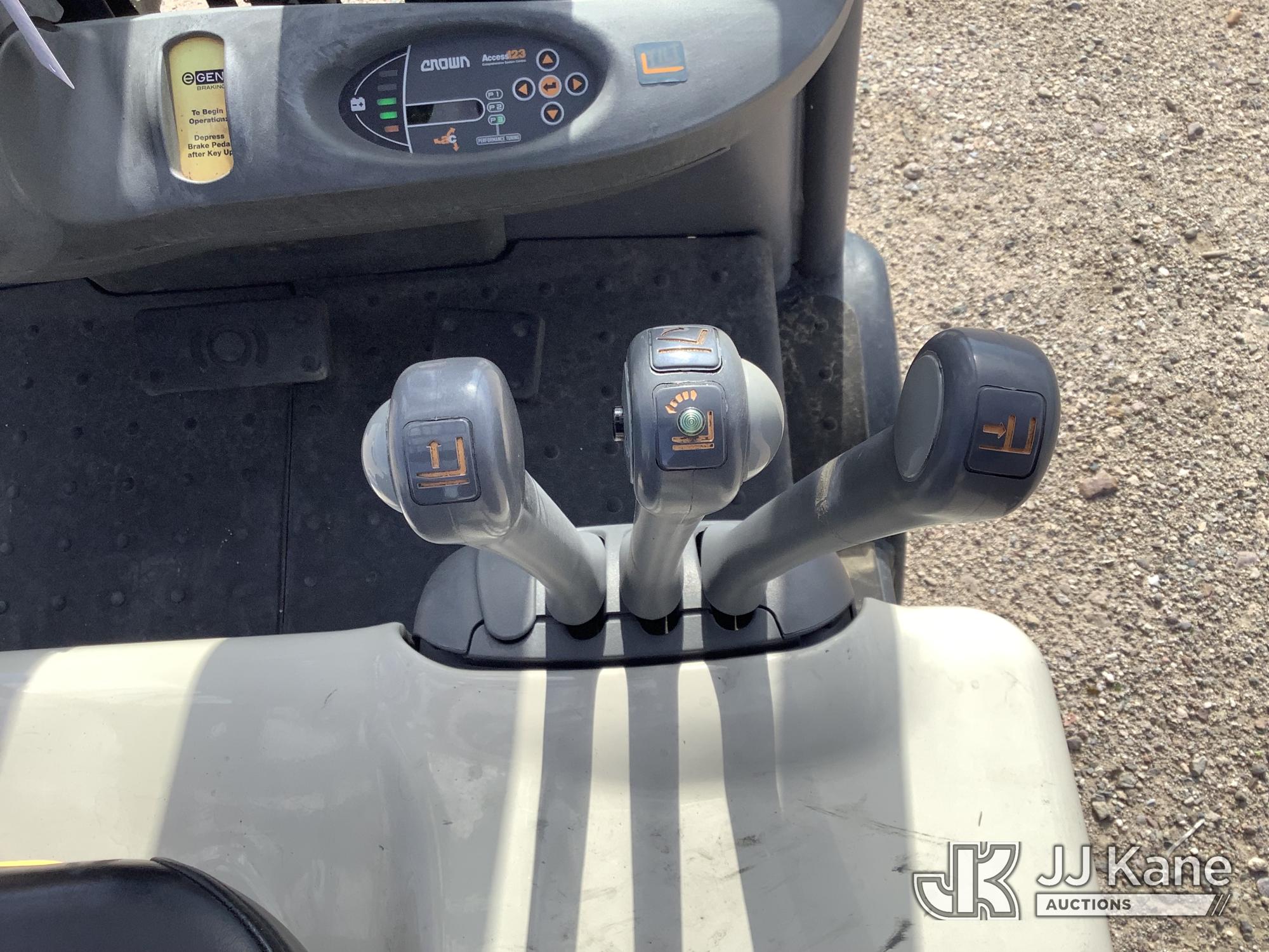 2016 Crown S200