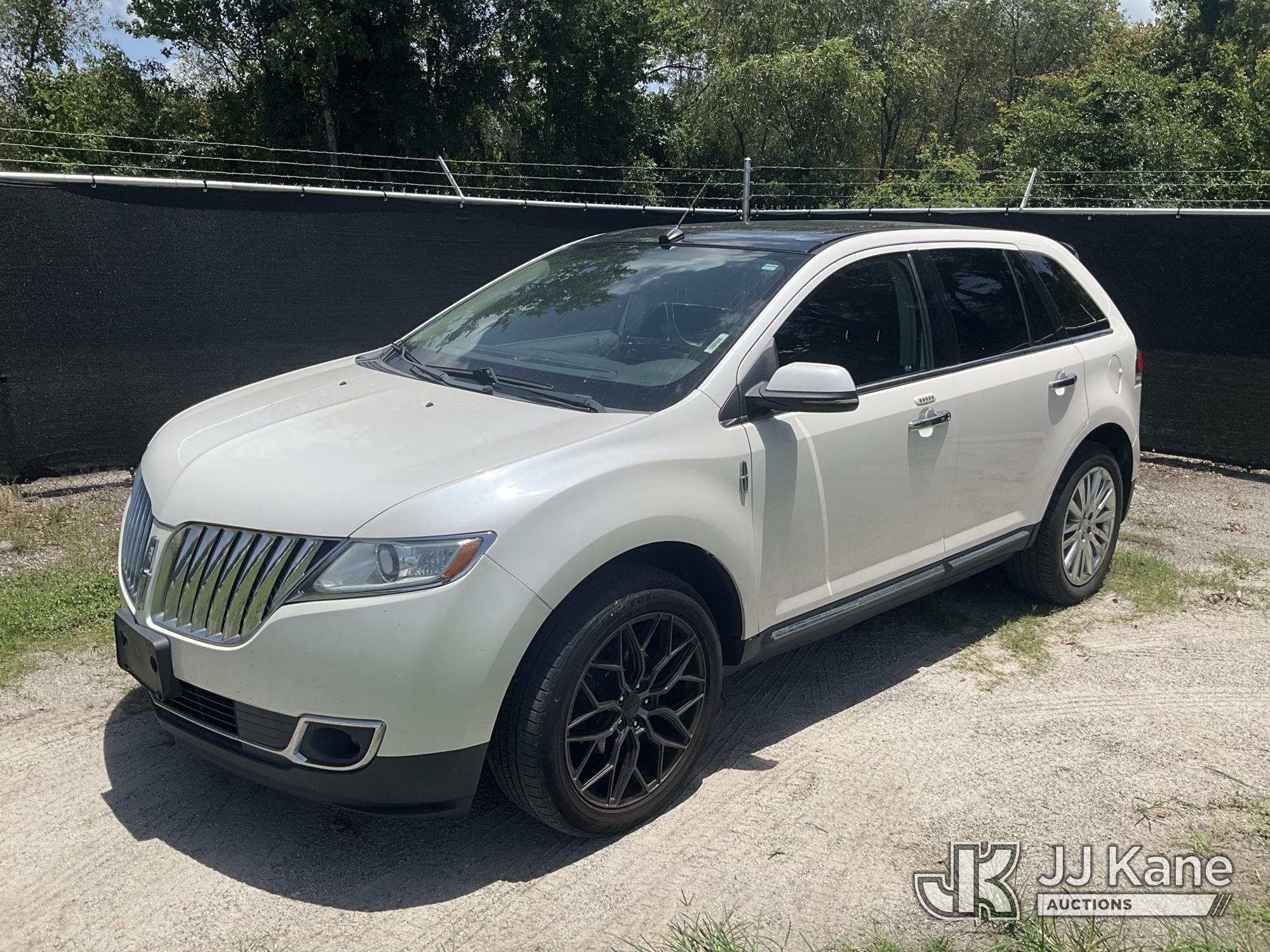 Photo of a 2013 Lincoln MKX