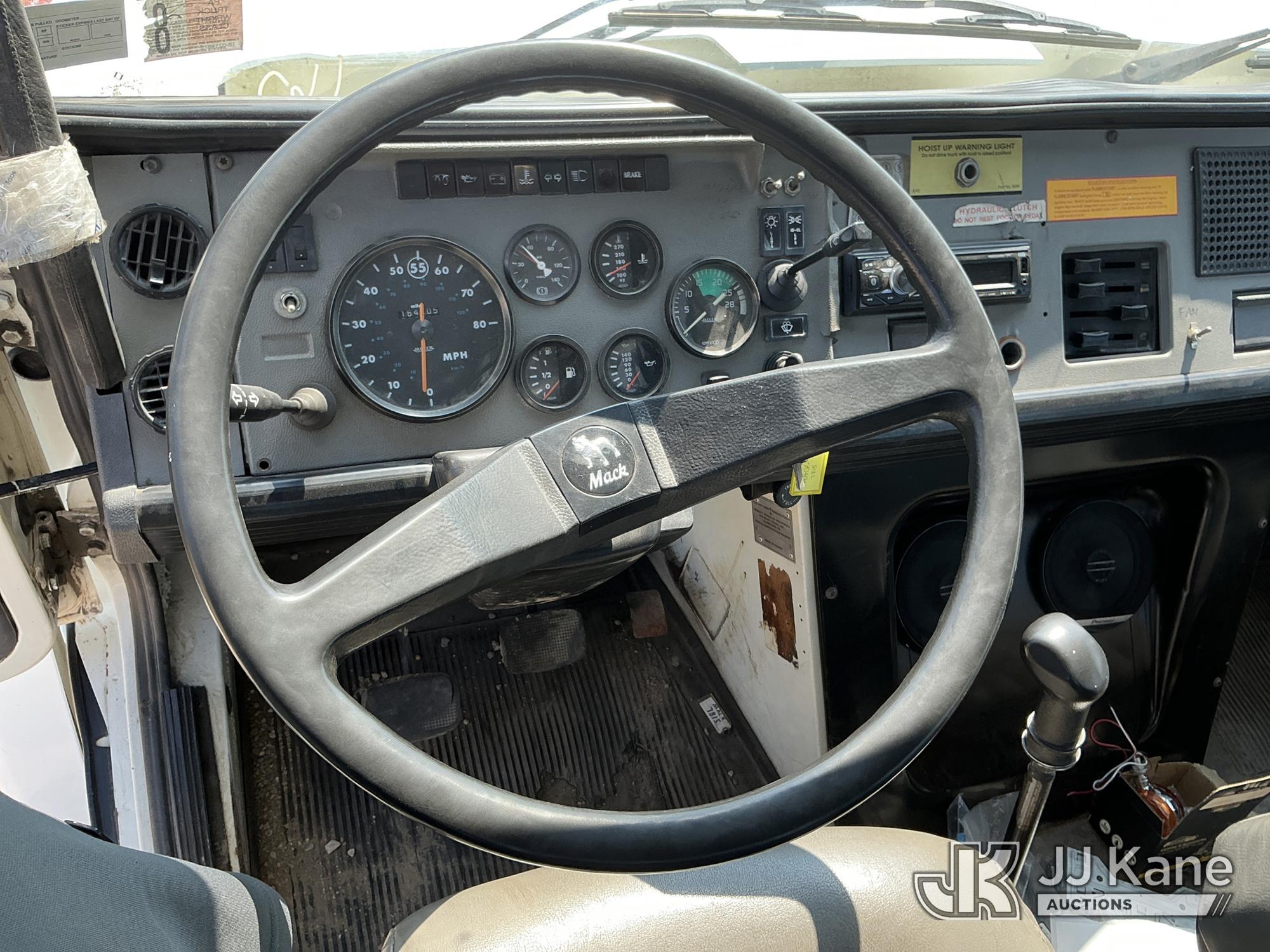 1993 Mack CS200P