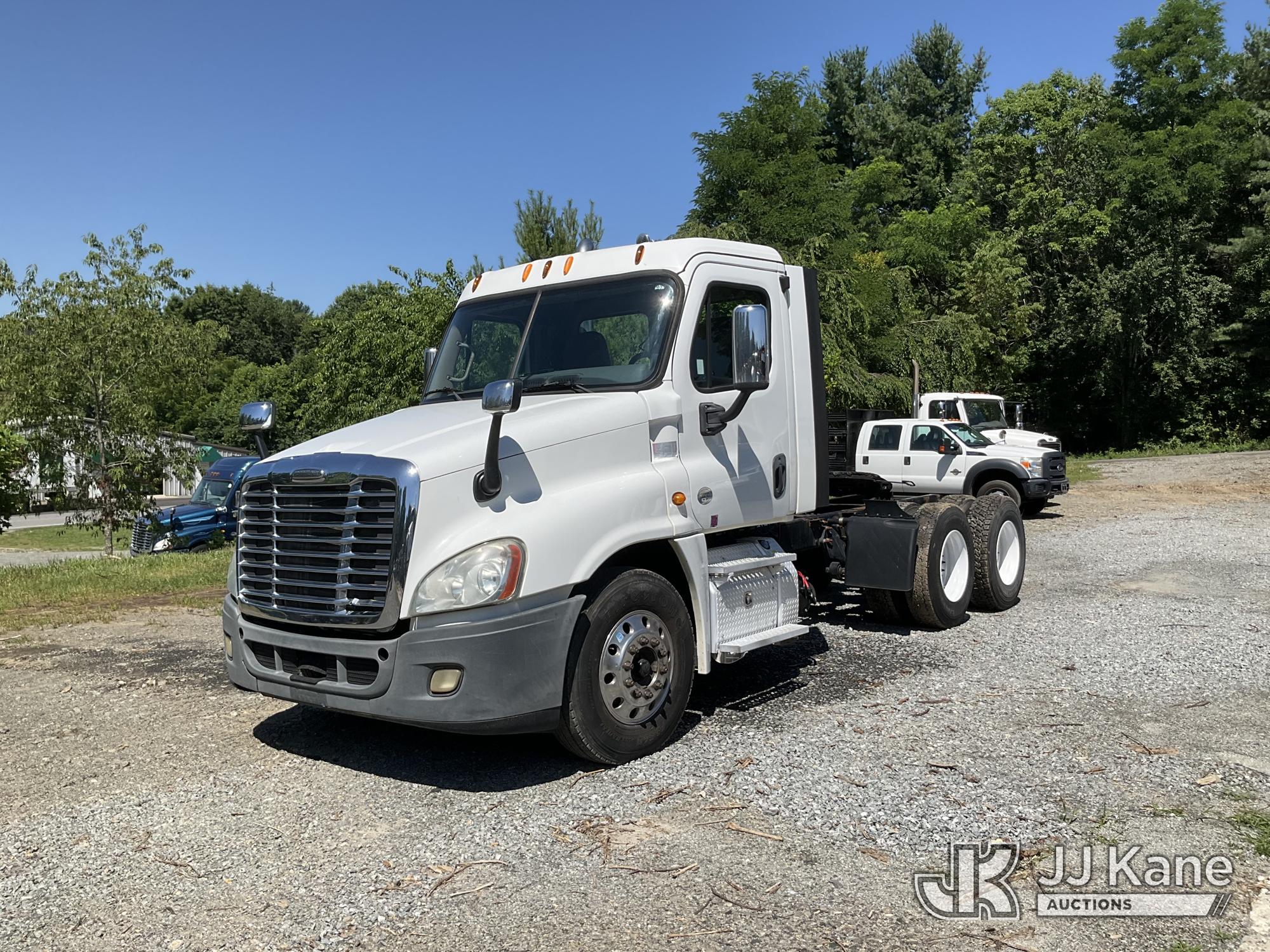 Photo of a 2013 Freightliner Cascadia 125