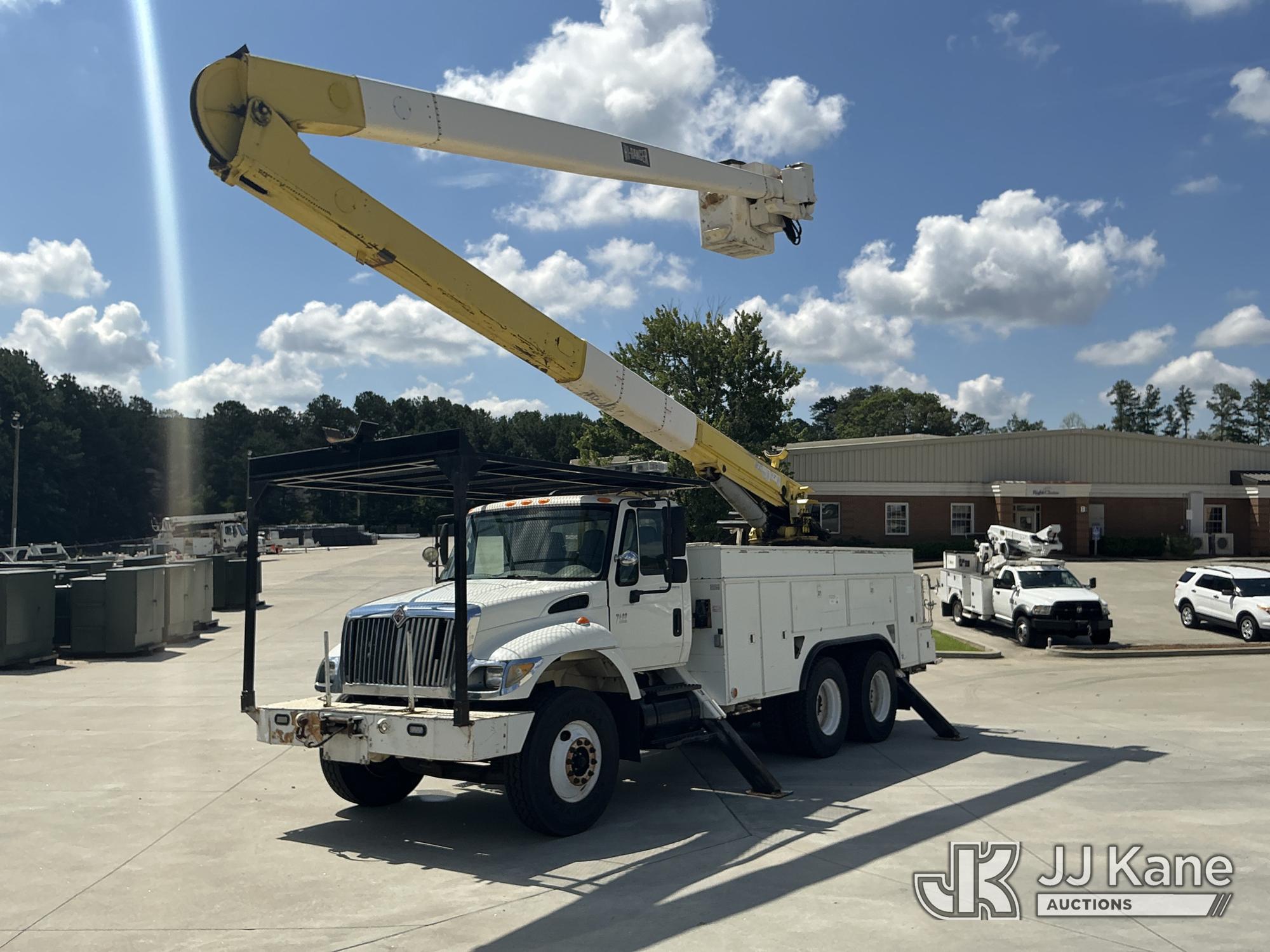 Photo of a 2004 International 7400