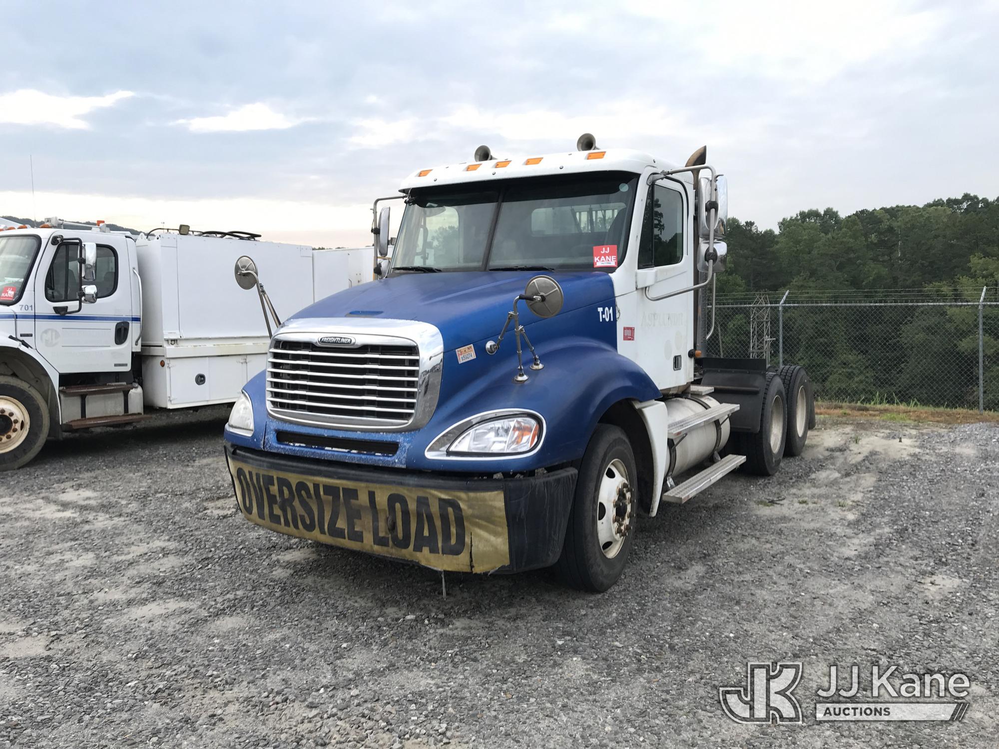 2004 Freightliner Columbia 120