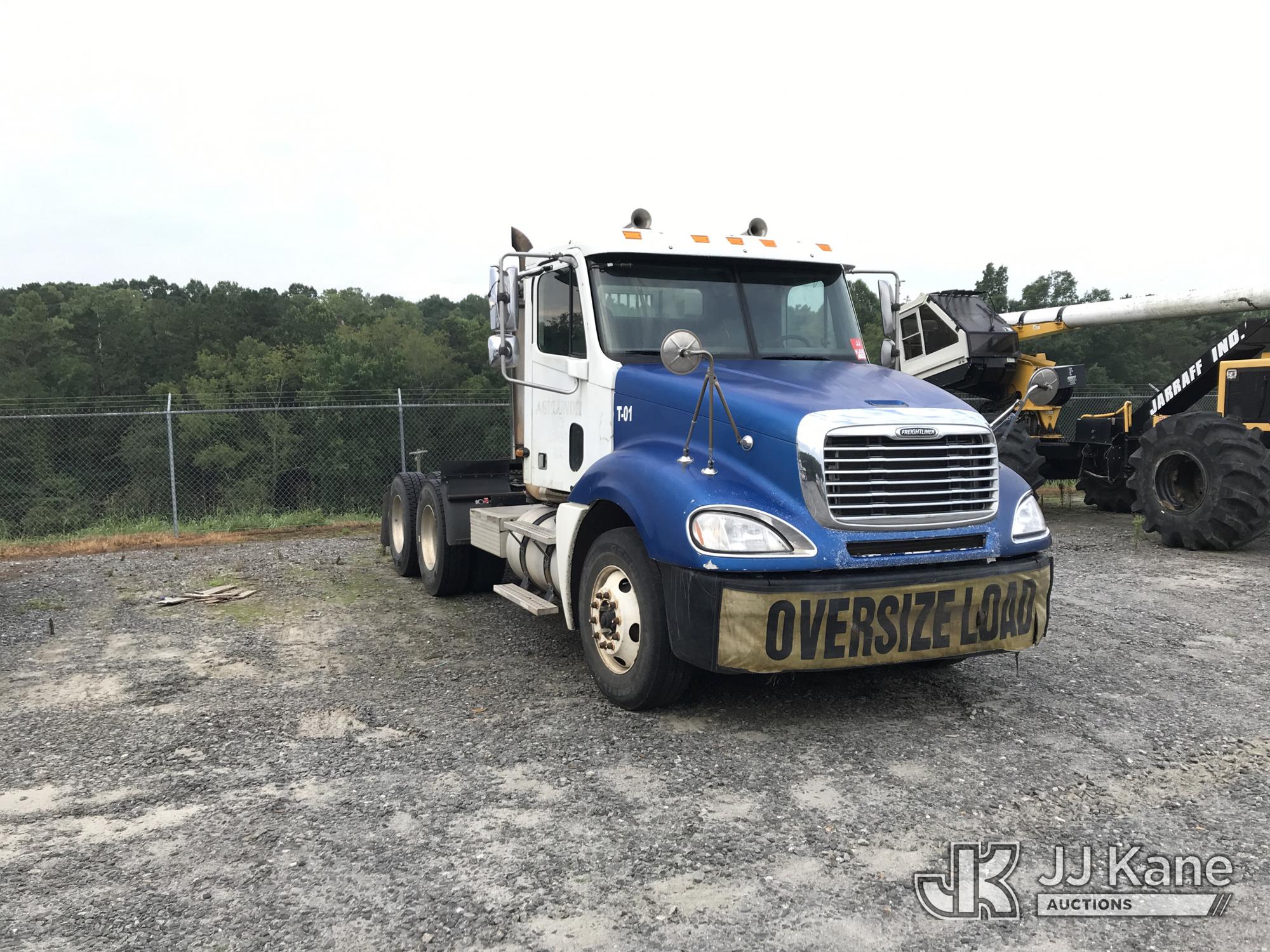 2004 Freightliner Columbia 120