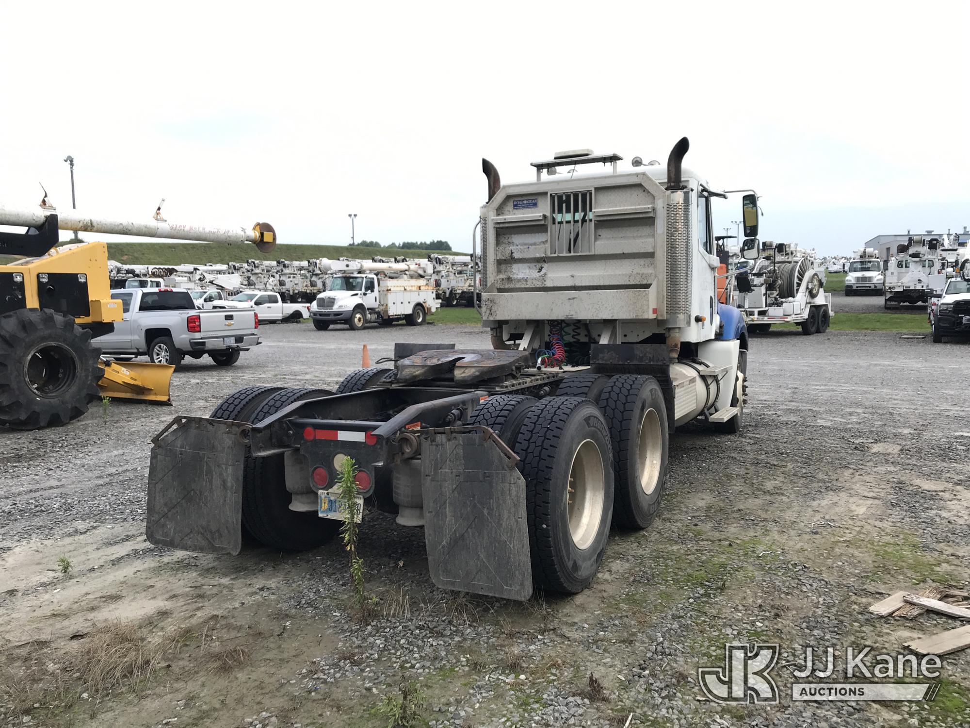 2004 Freightliner Columbia 120