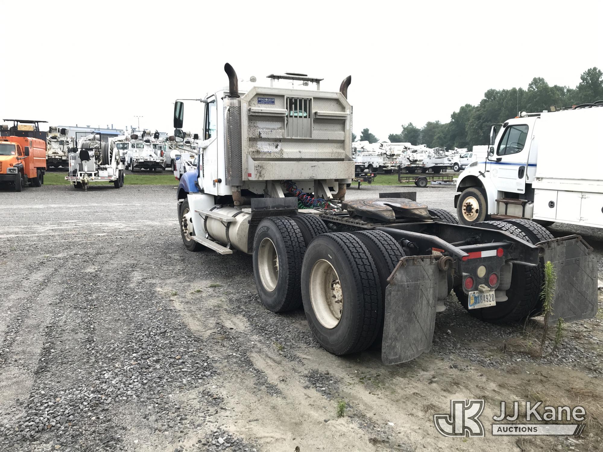 2004 Freightliner Columbia 120