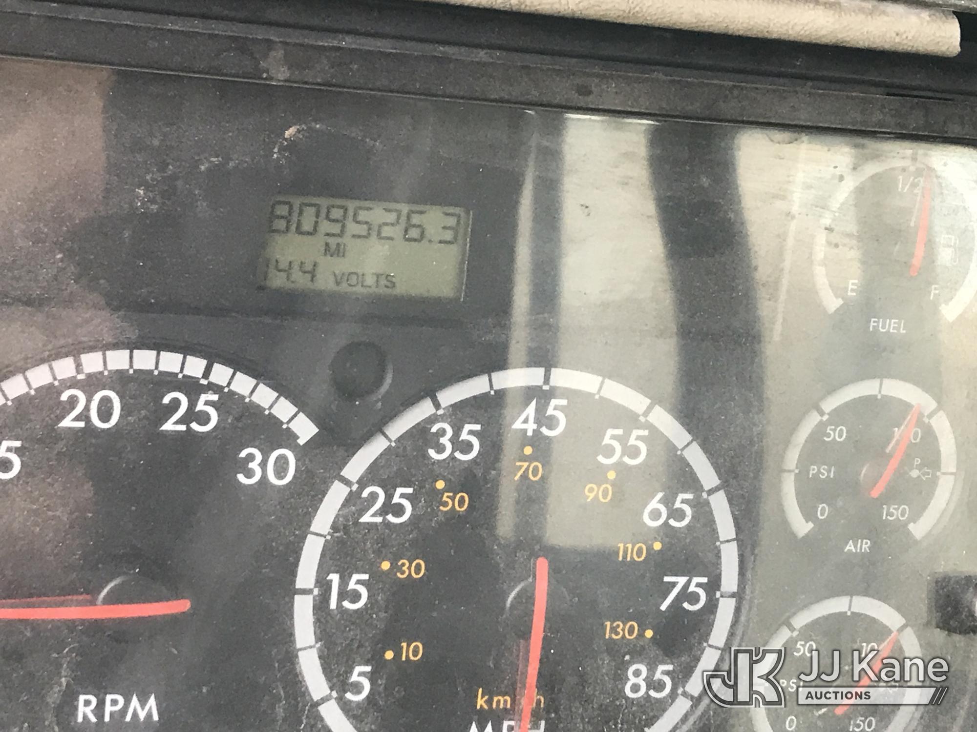 2004 Freightliner Columbia 120