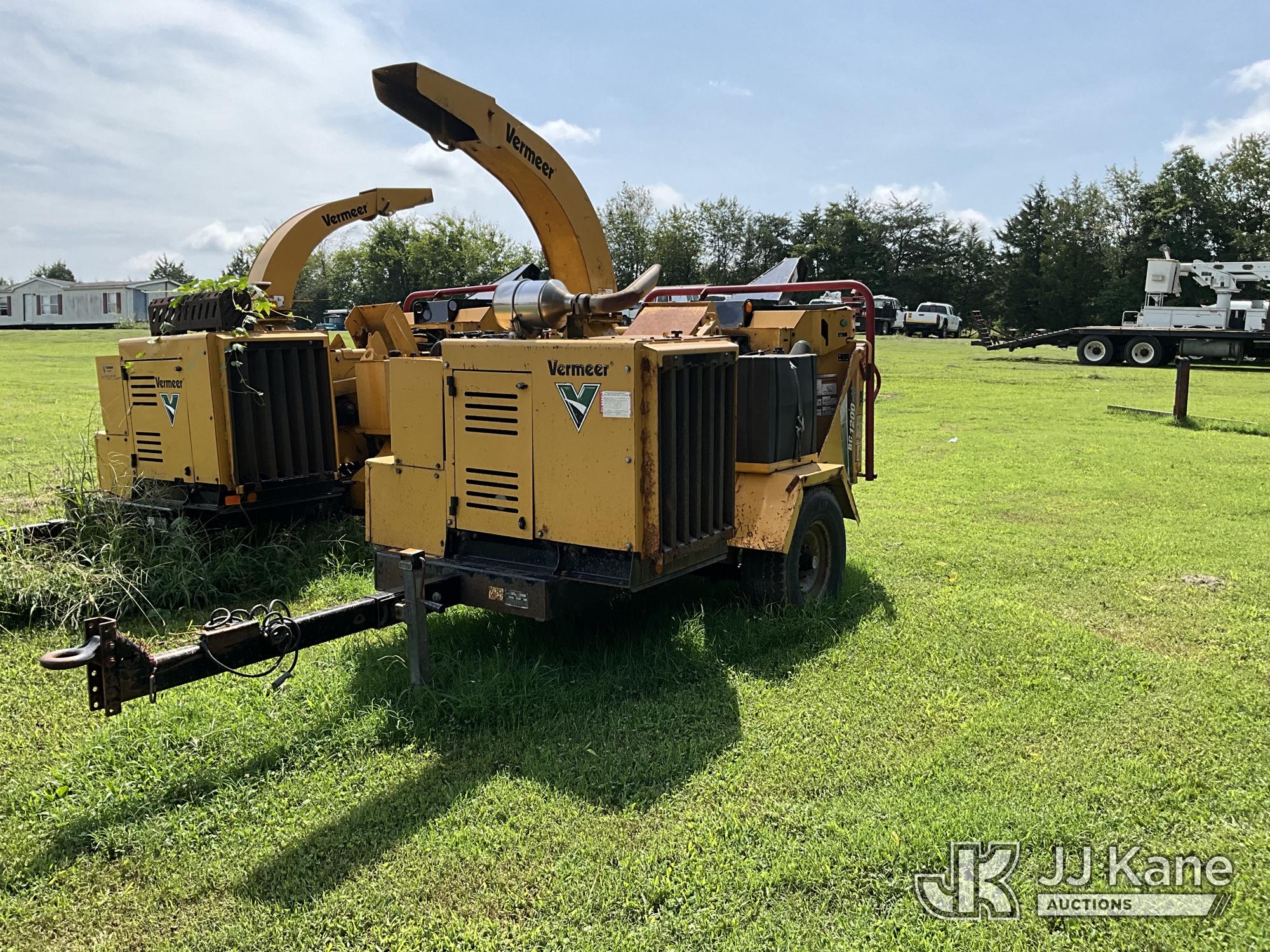 2013 Vermeer BC1200XL Chipper (12in Drum), trailer mtd.