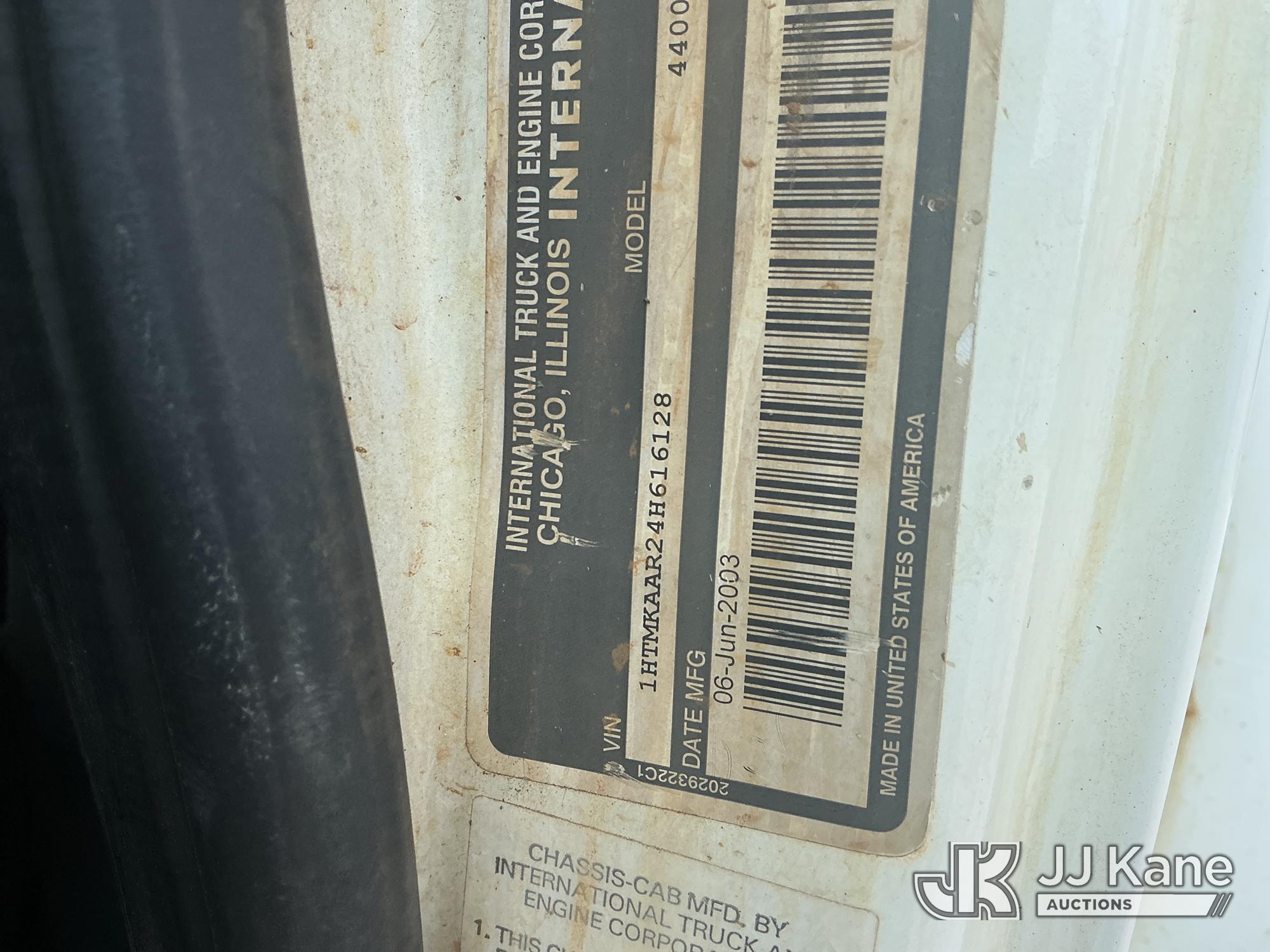 2004 International 4400