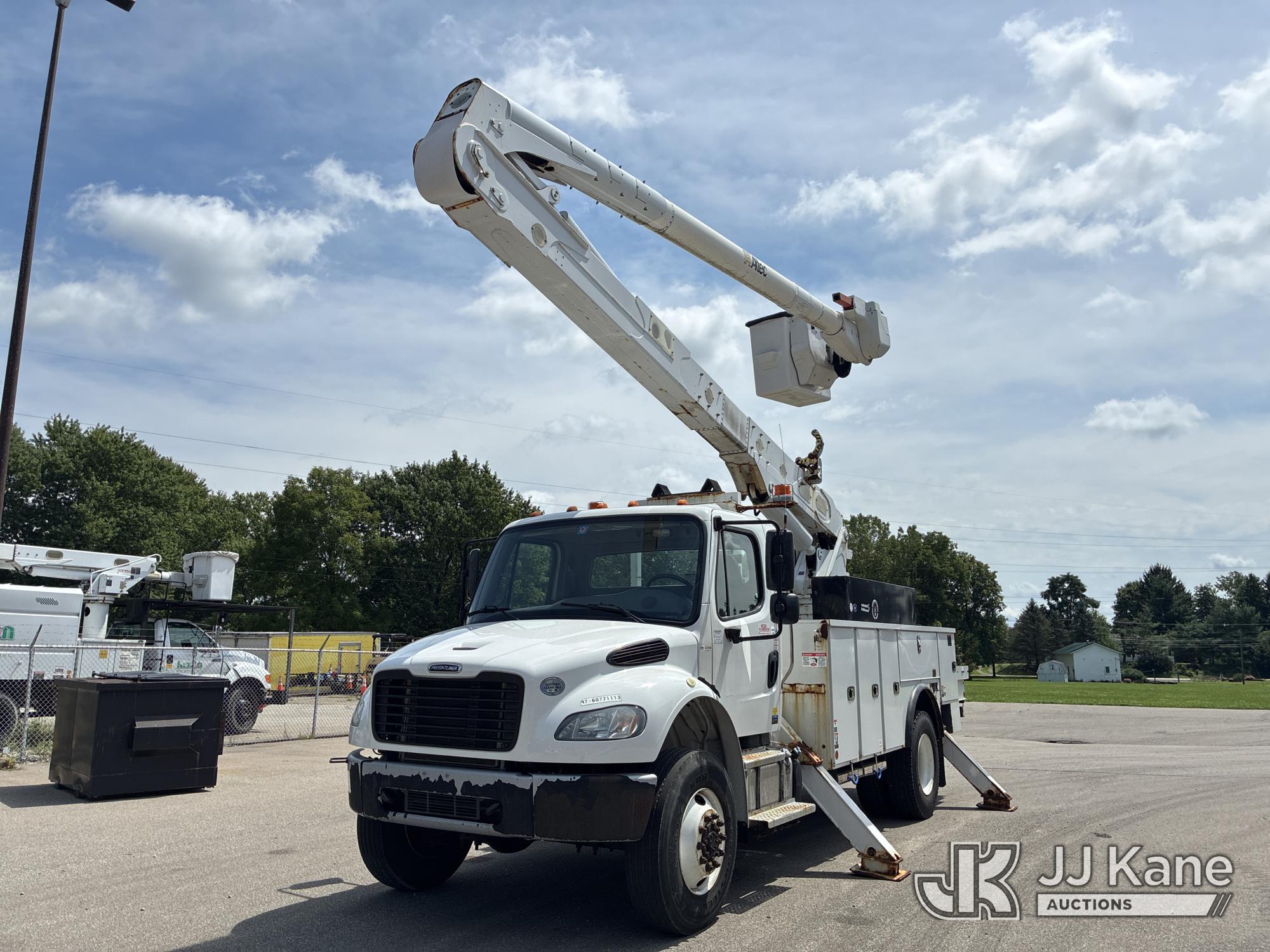 Altec AA55, Material Handling Bucket Truck rear mounted on 2020 Freightliner M2-106 Utility Truck