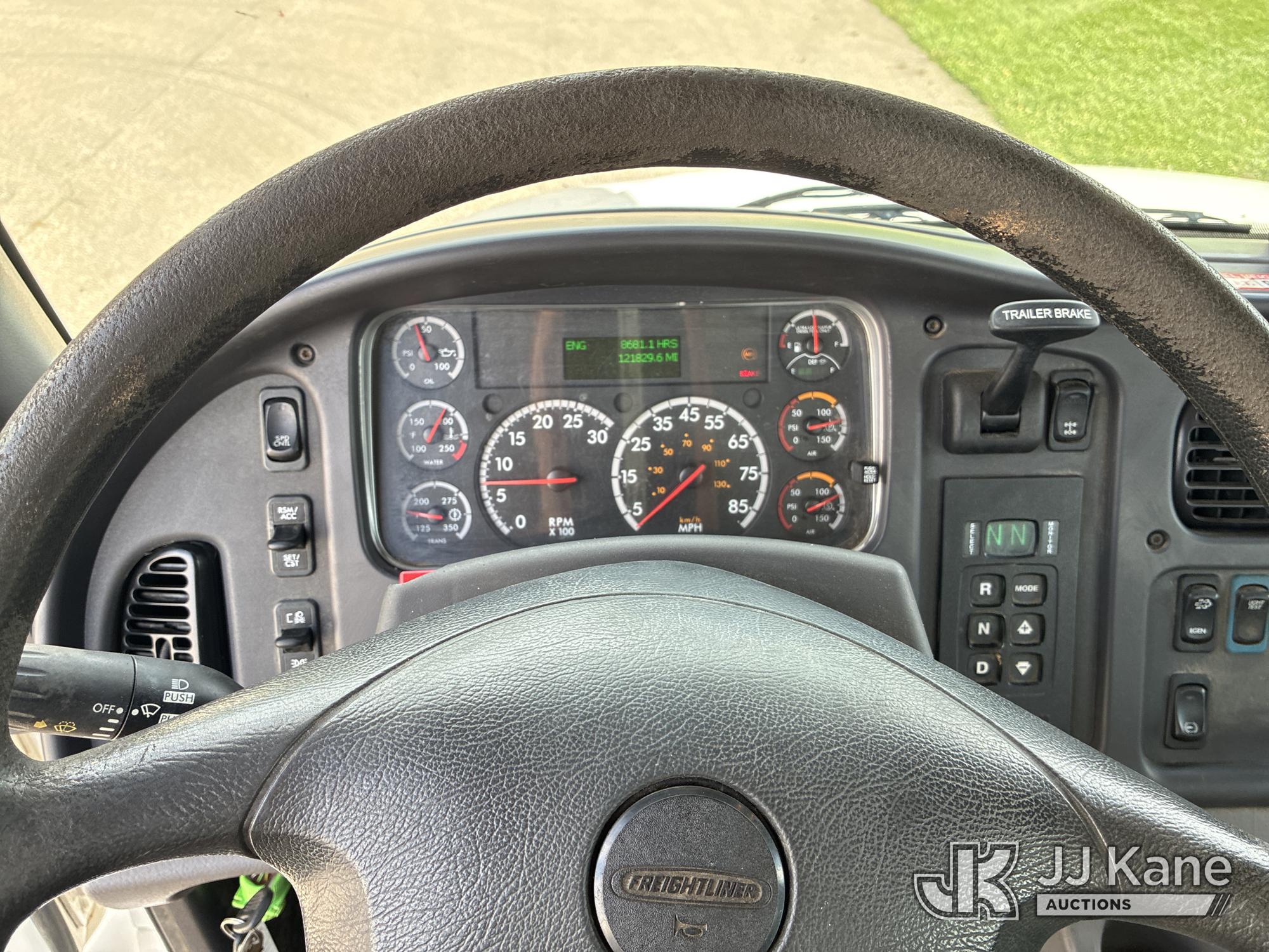 2018 Freightliner M2-106