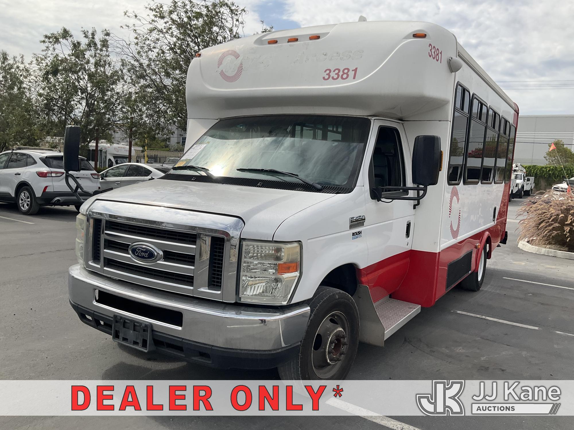 Photo of a 2016 Ford Econoline E-450