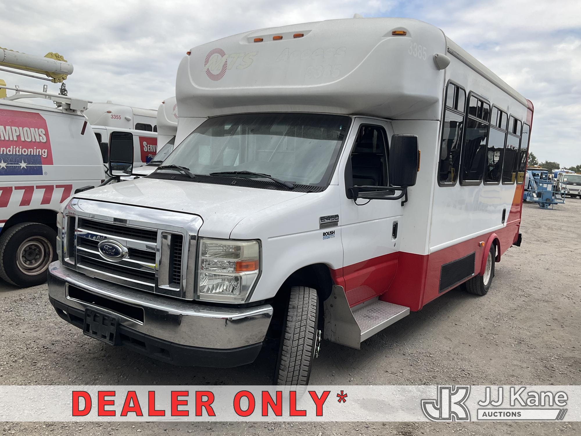 Photo of a 2016 Ford Econoline