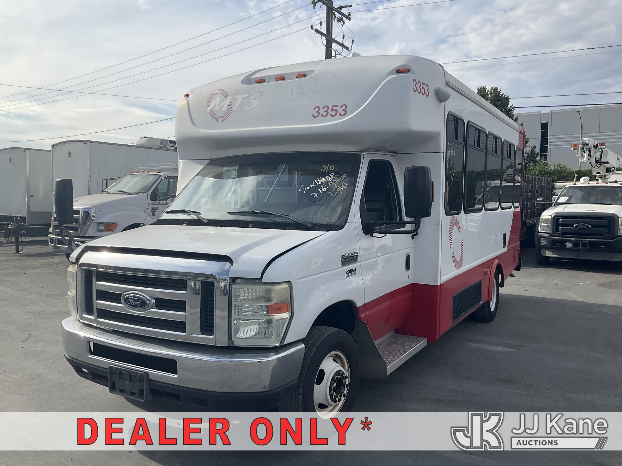 Photo of a 2016 Ford Econoline E-450