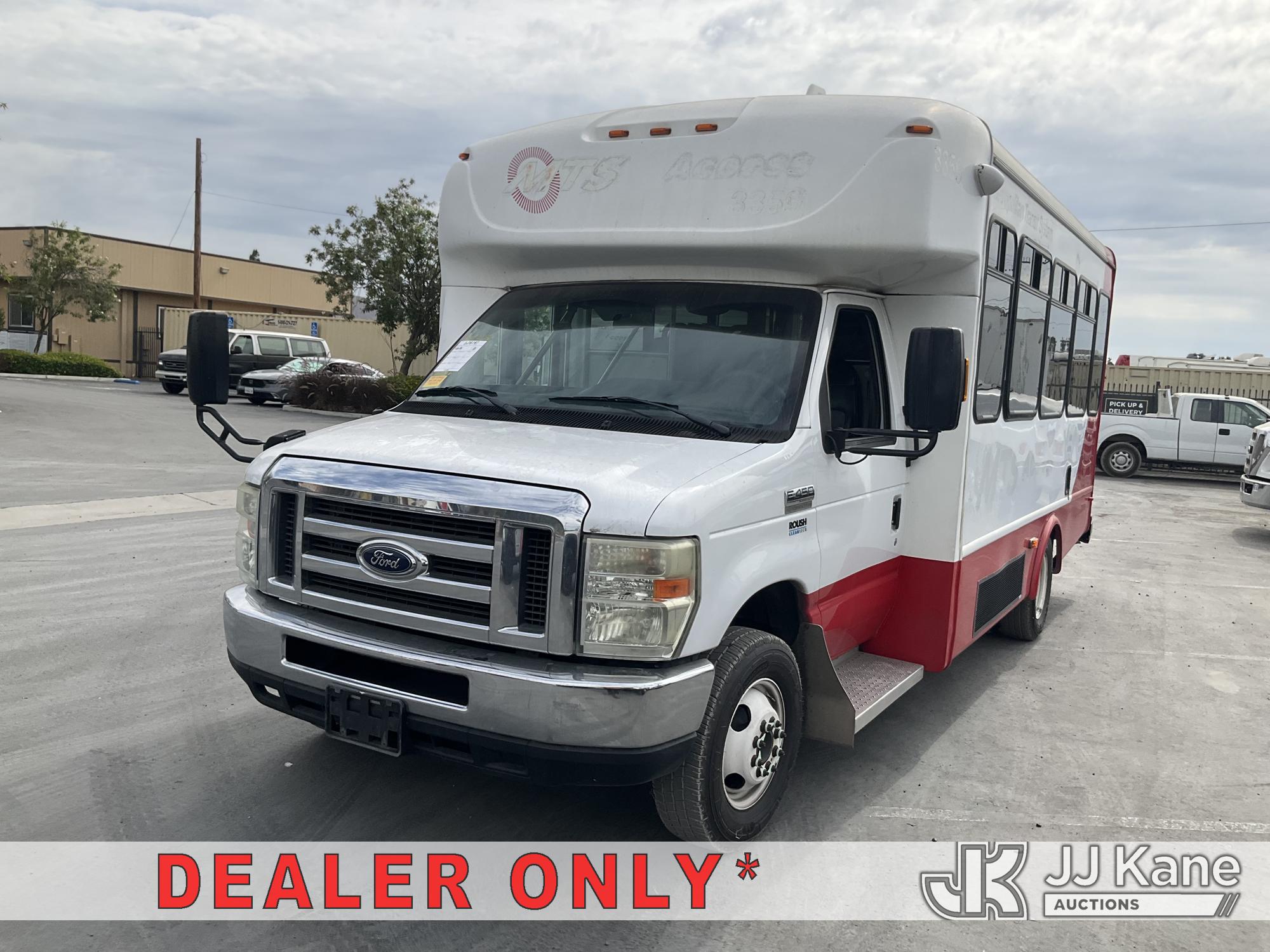 Photo of a 2016 Ford Econoline E-450