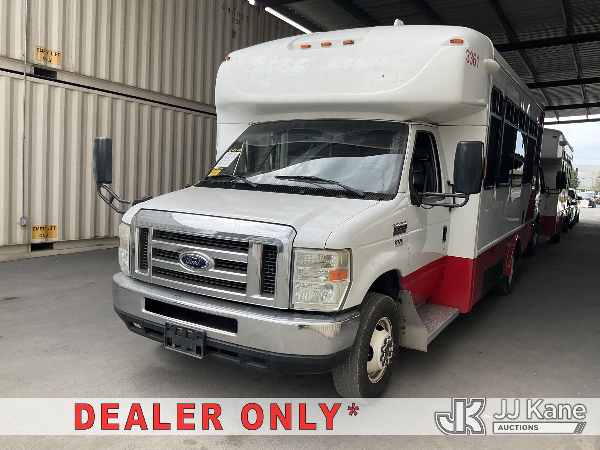 Photo of a 2016 Ford Econoline