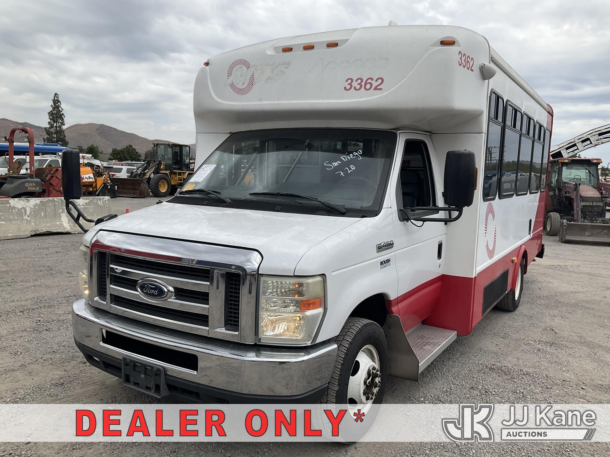 Photo of a 2016 Ford Econoline
